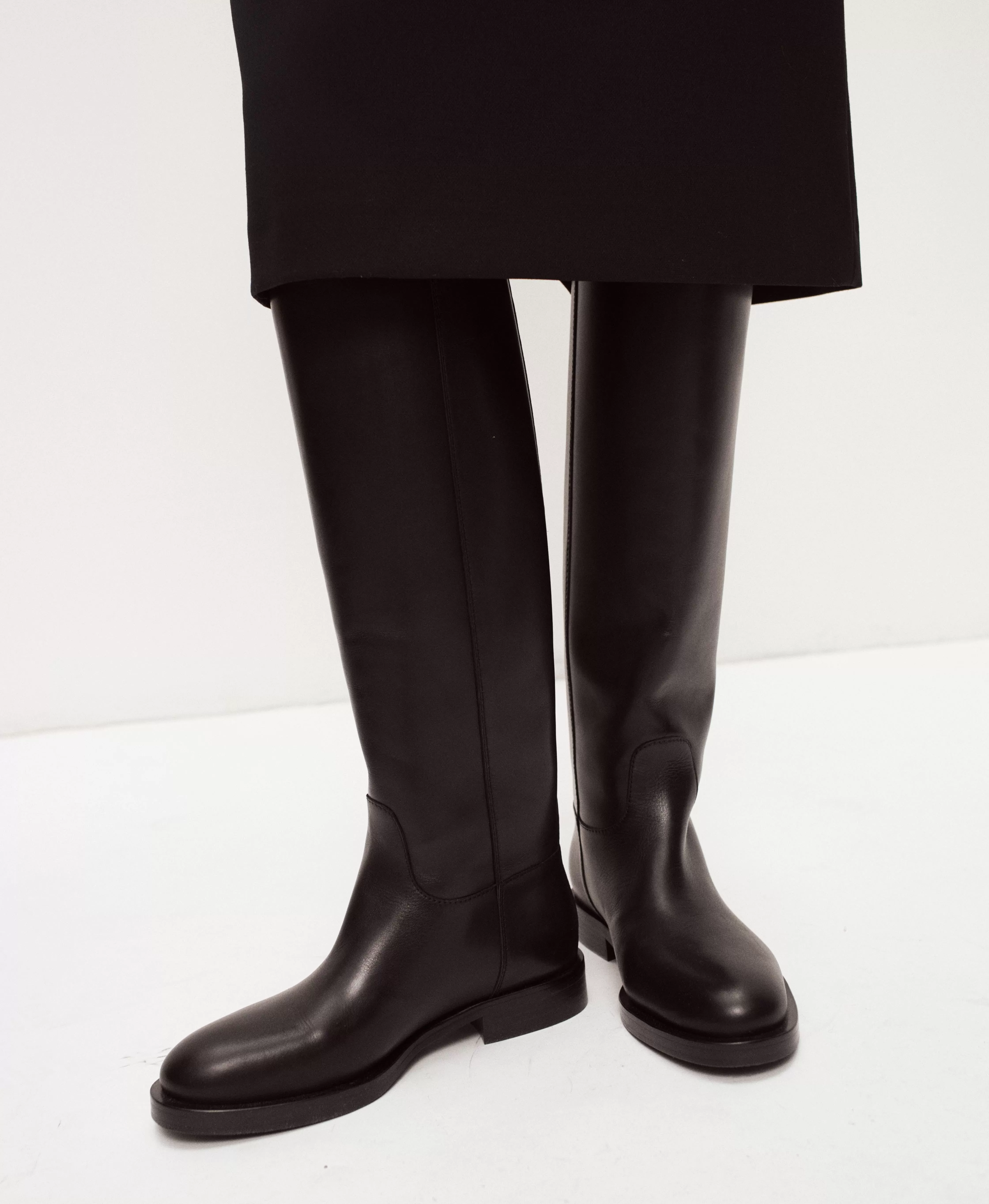 Сапоги из гладкой кожи. Вид 1