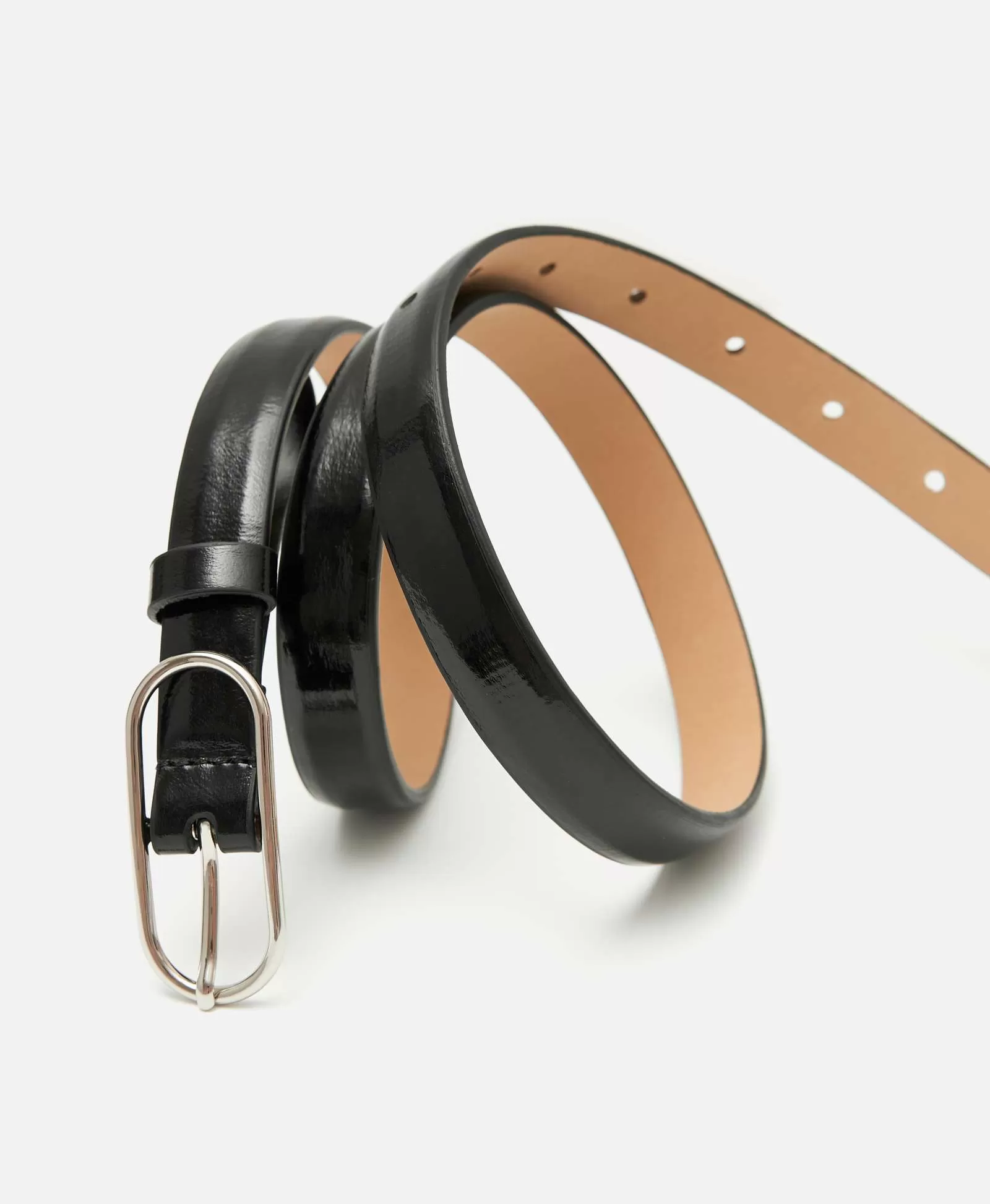 Узкий ремень с овальной пряжкой. Вид 1