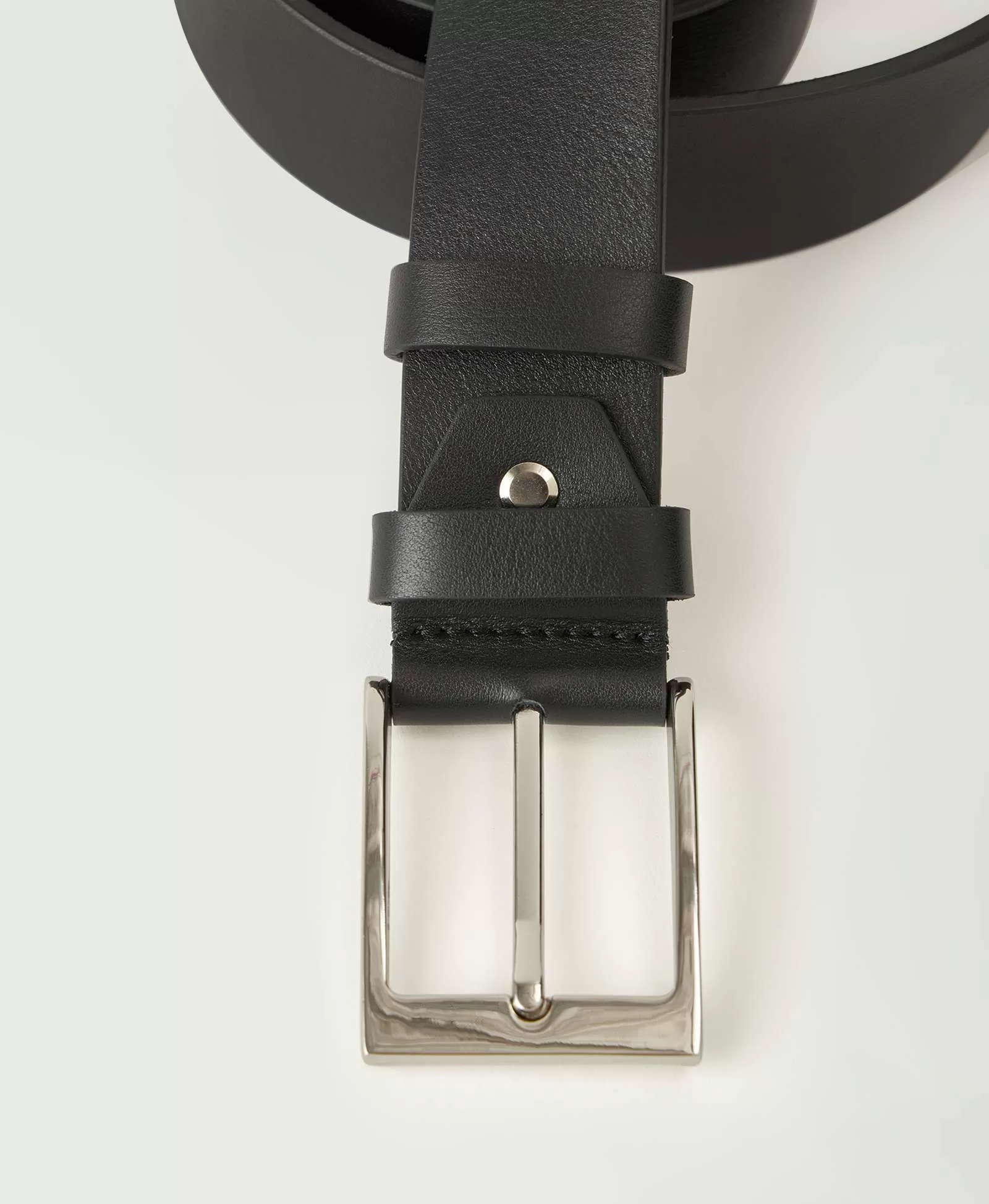 Классический ремень из кожи матовой фактуры. Вид 1