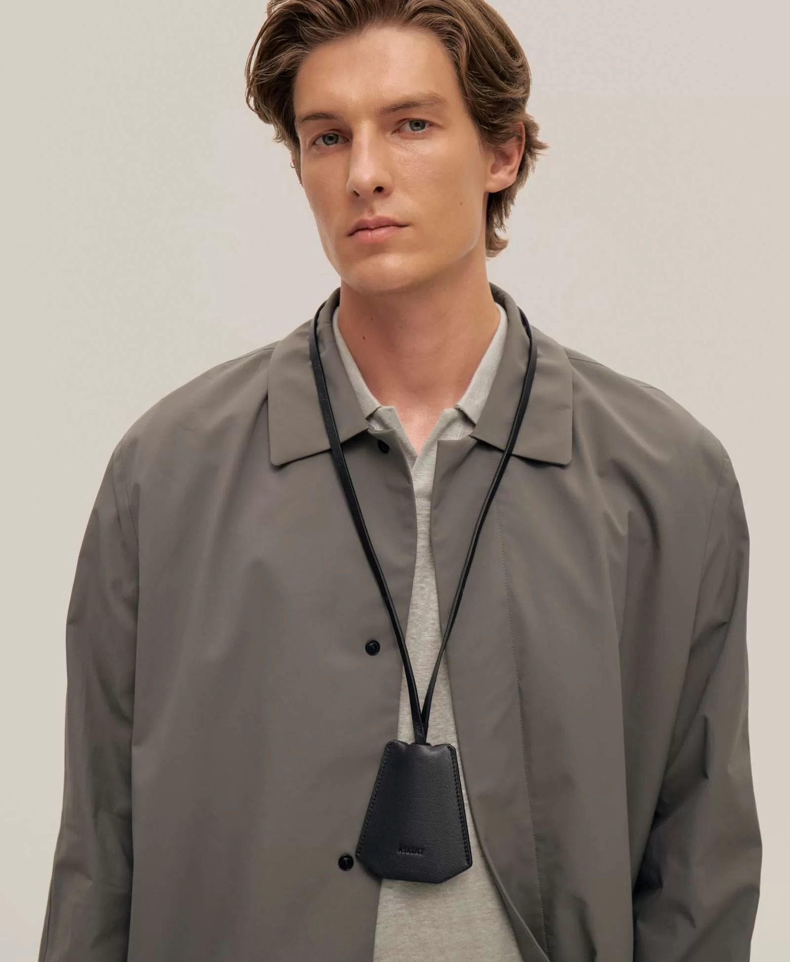 КЛЮЧНИЦА НА ДЛИННОМ РЕМНЕ. Вид 1