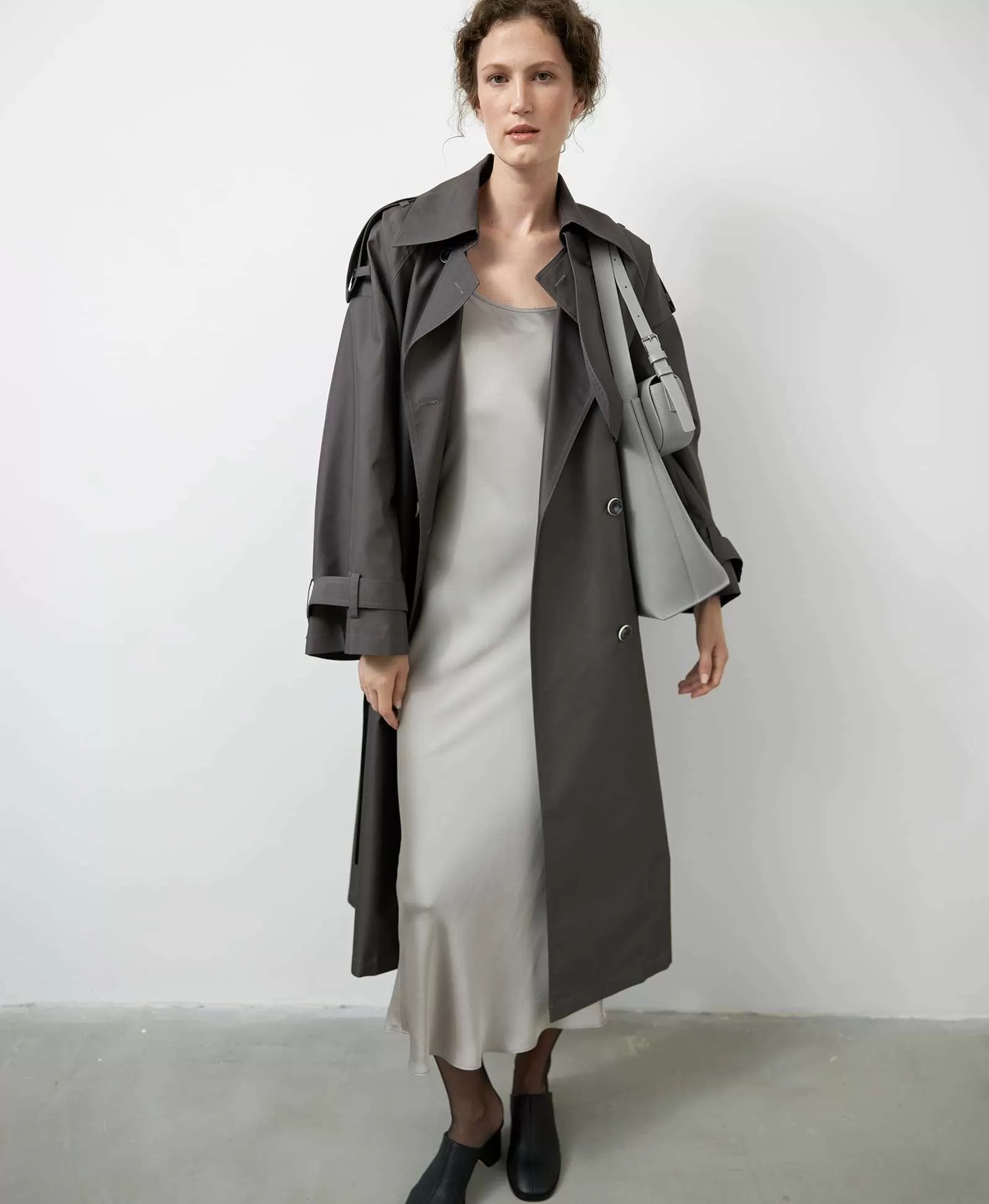 Сумка-тоут на широком ремне. Вид 1