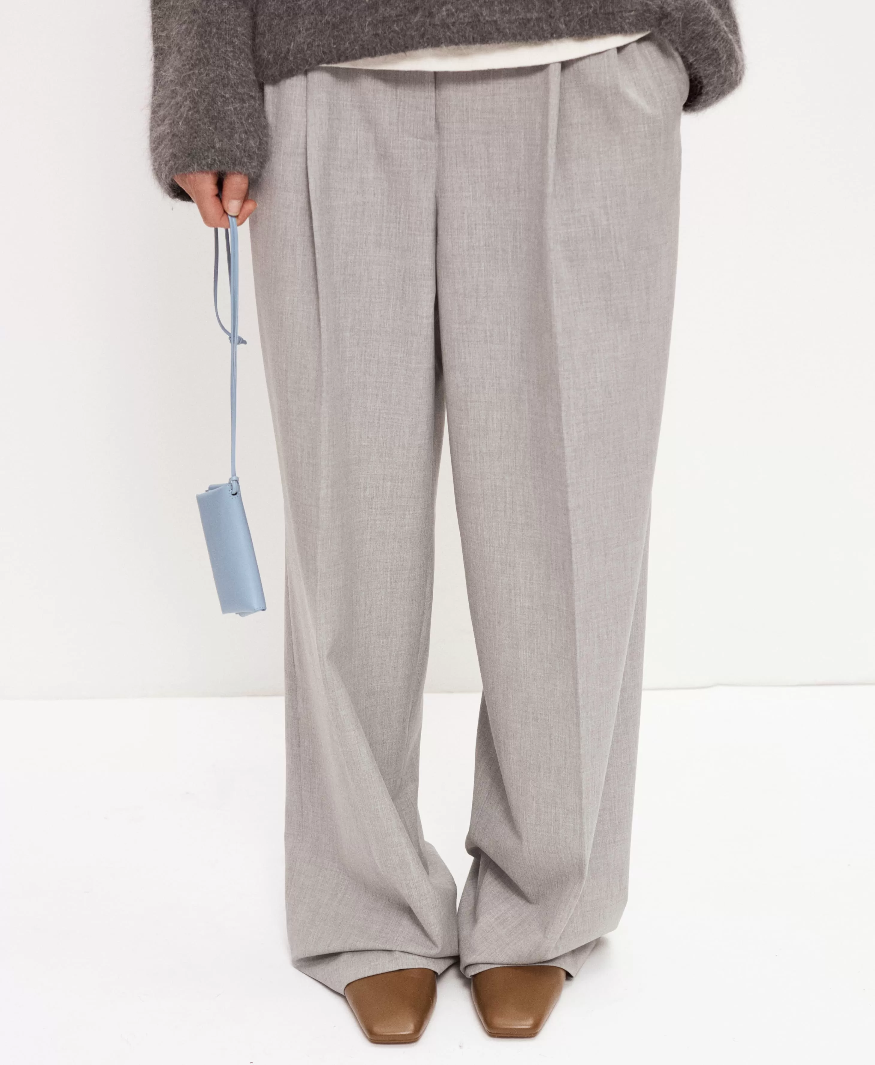 Кейс на длинном шнуре. Вид 1