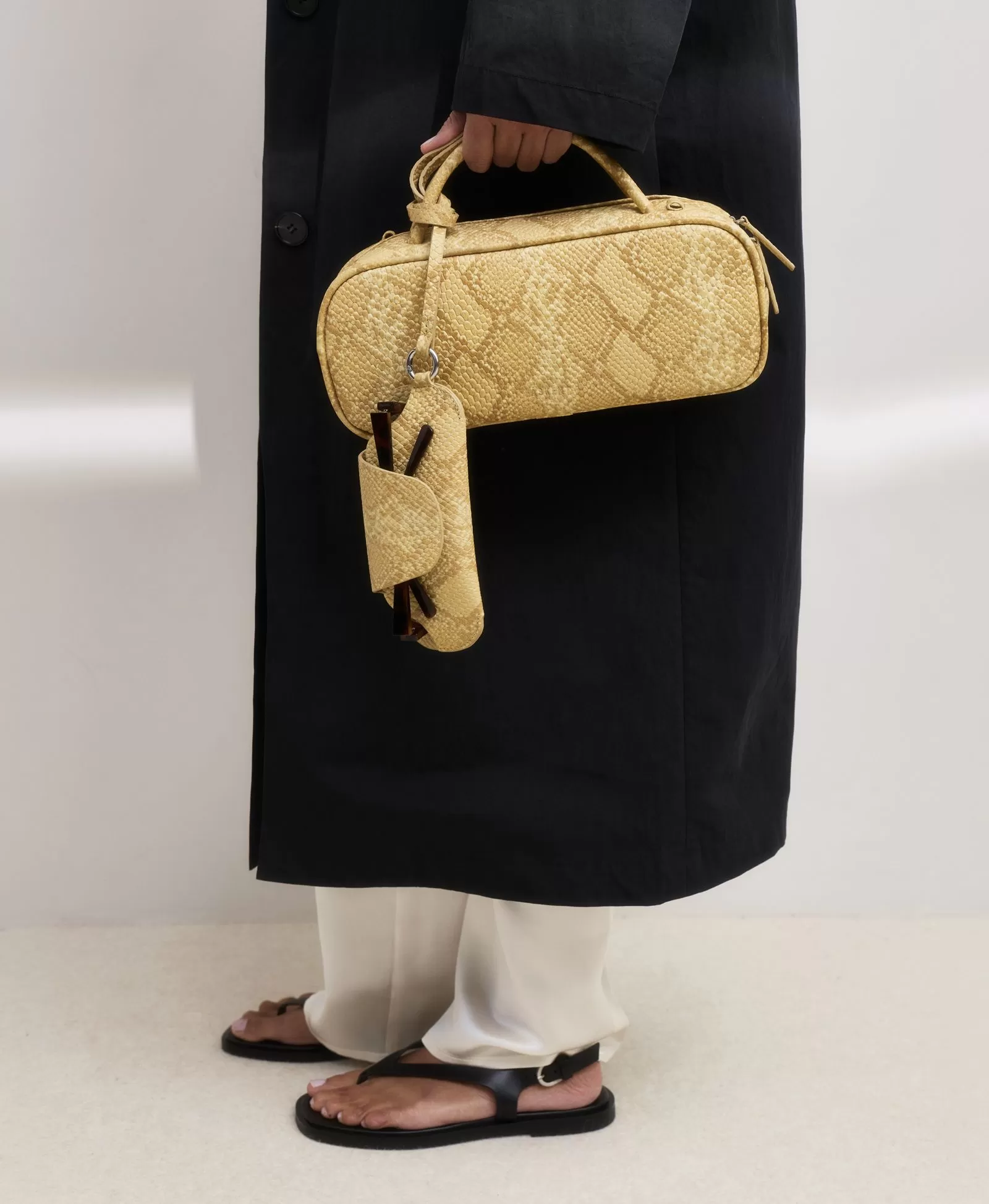 Сандалии. Вид 1