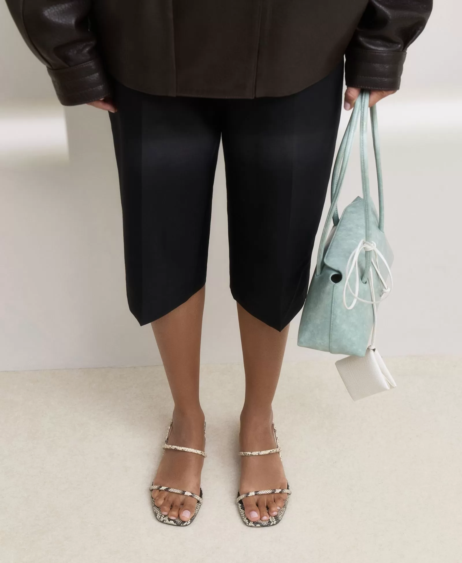 Босоножки с тонкими ремешками. Вид 1