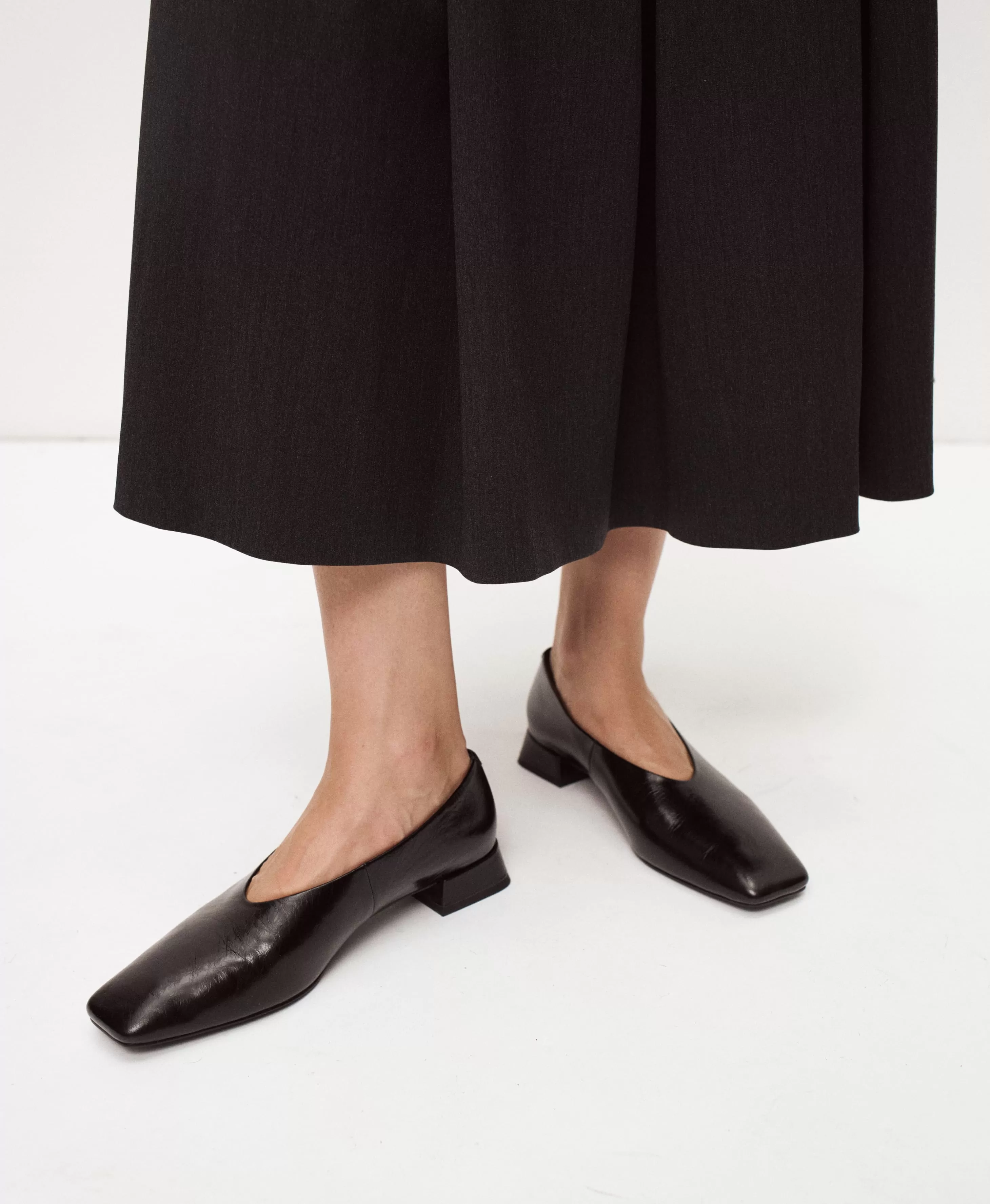 Балетки из глянцевой кожи. Вид 1