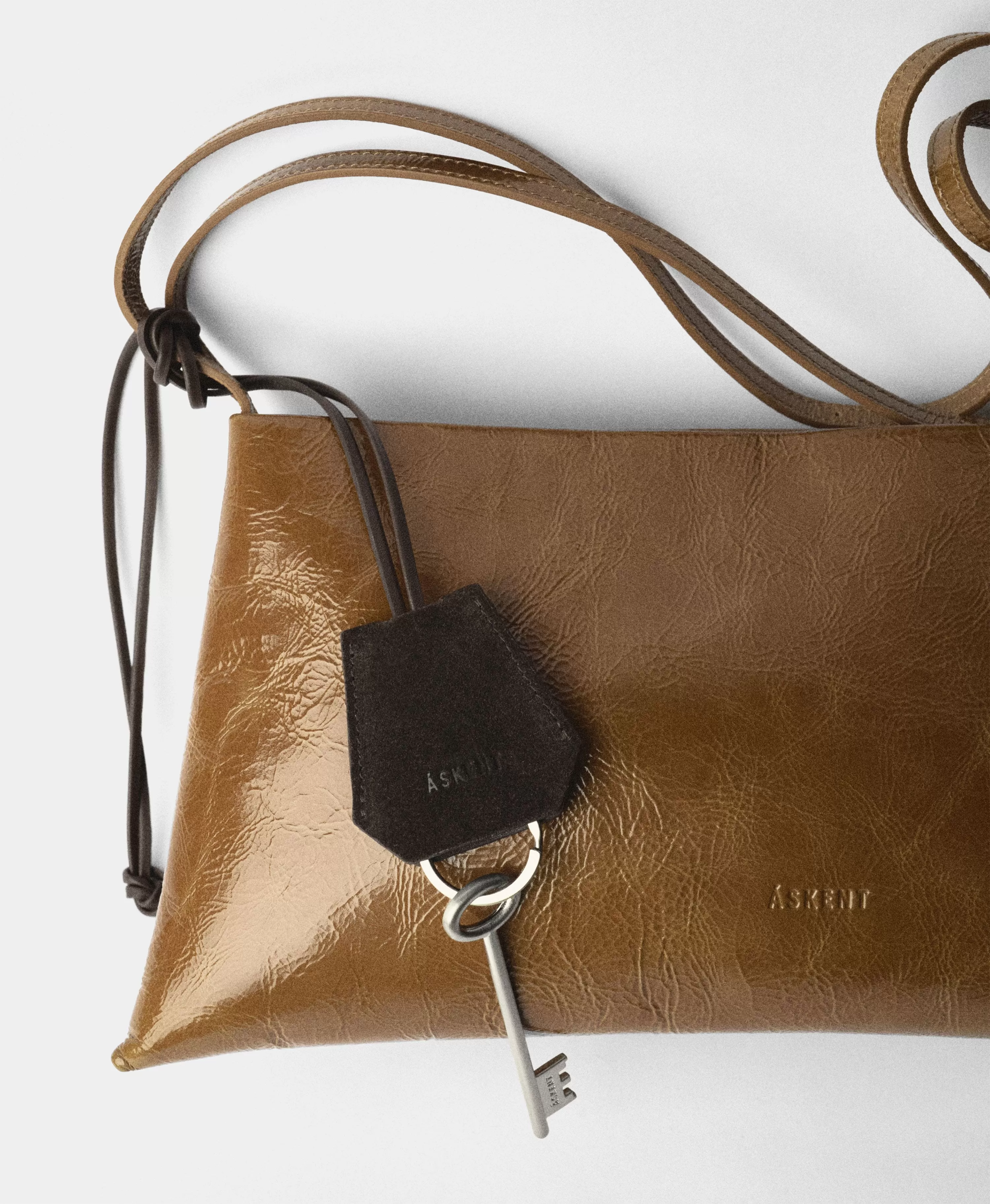 КЛЮЧНИЦА НА ДЛИННОМ РЕМНЕ. Вид 1