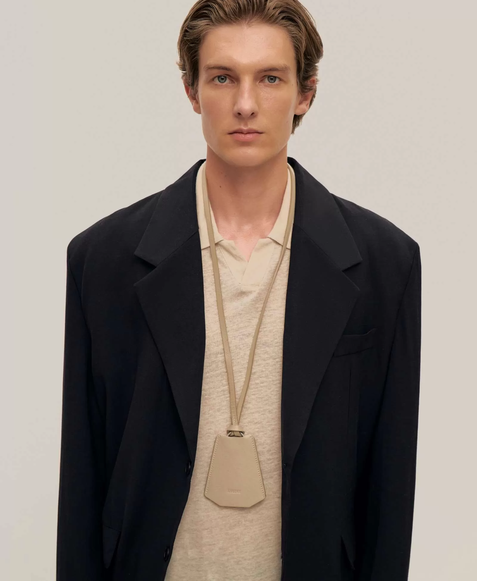 КЛЮЧНИЦА НА ДЛИННОМ РЕМНЕ. Вид 1