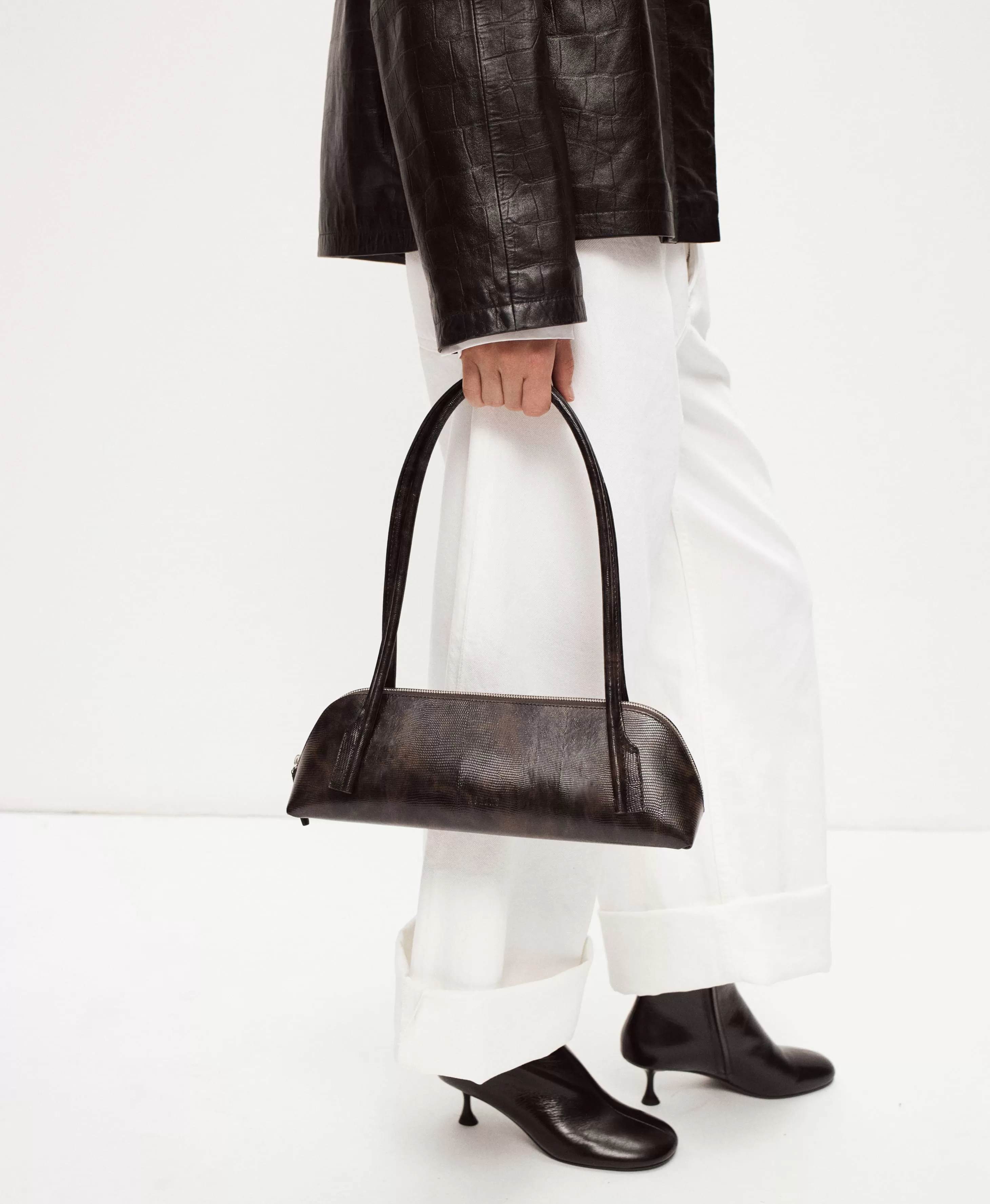 Ботильоны из глянцевой кожи. Вид 1