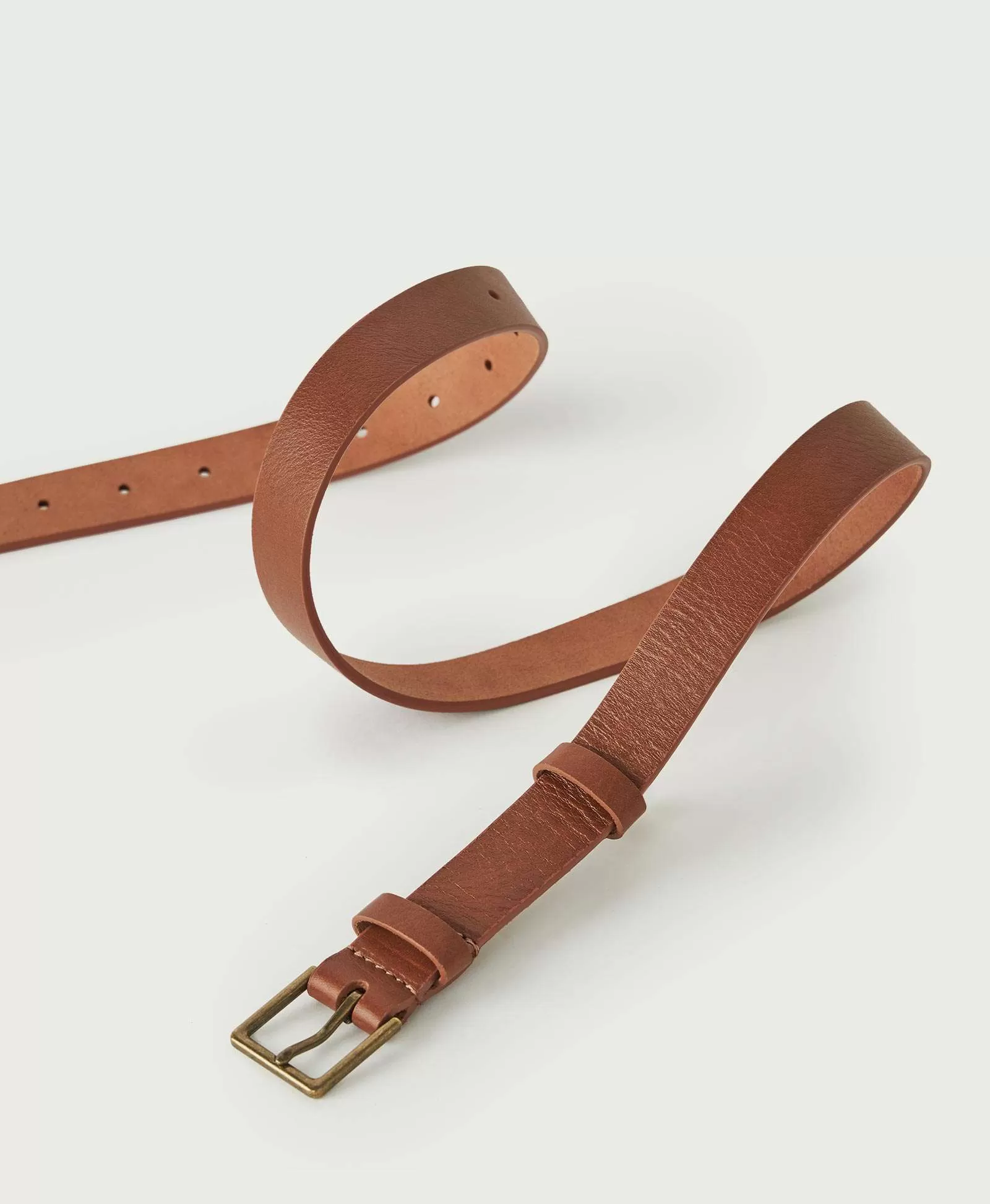 Ремень из фактурной кожи с золотой пряжкой. Вид 1