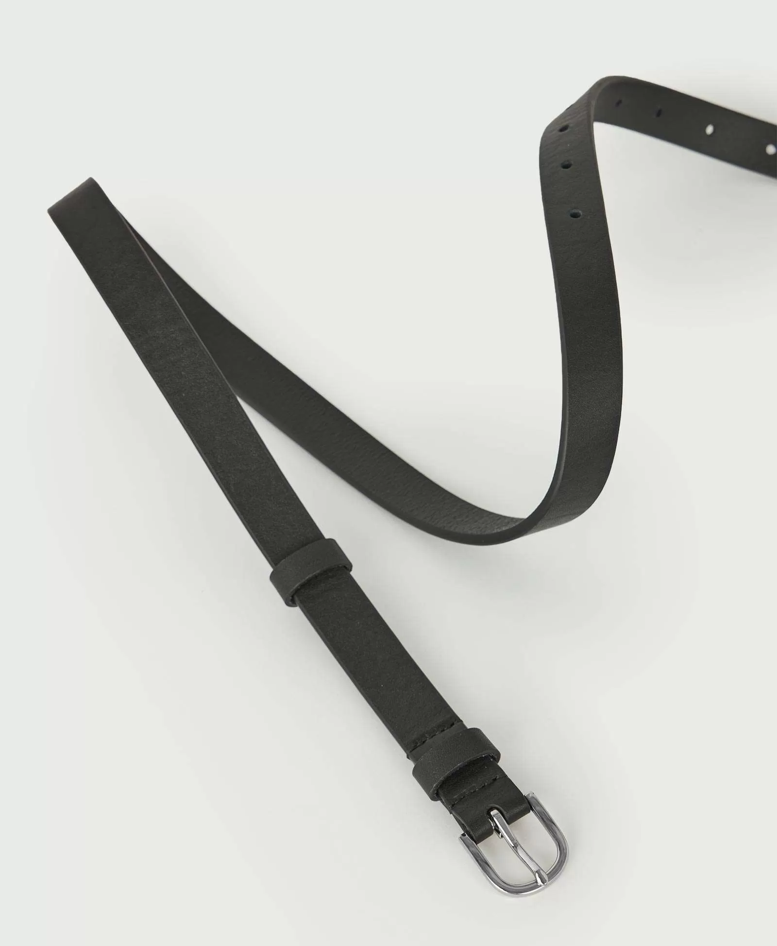 Узкий ремень с полукруглой пряжкой. Вид 1