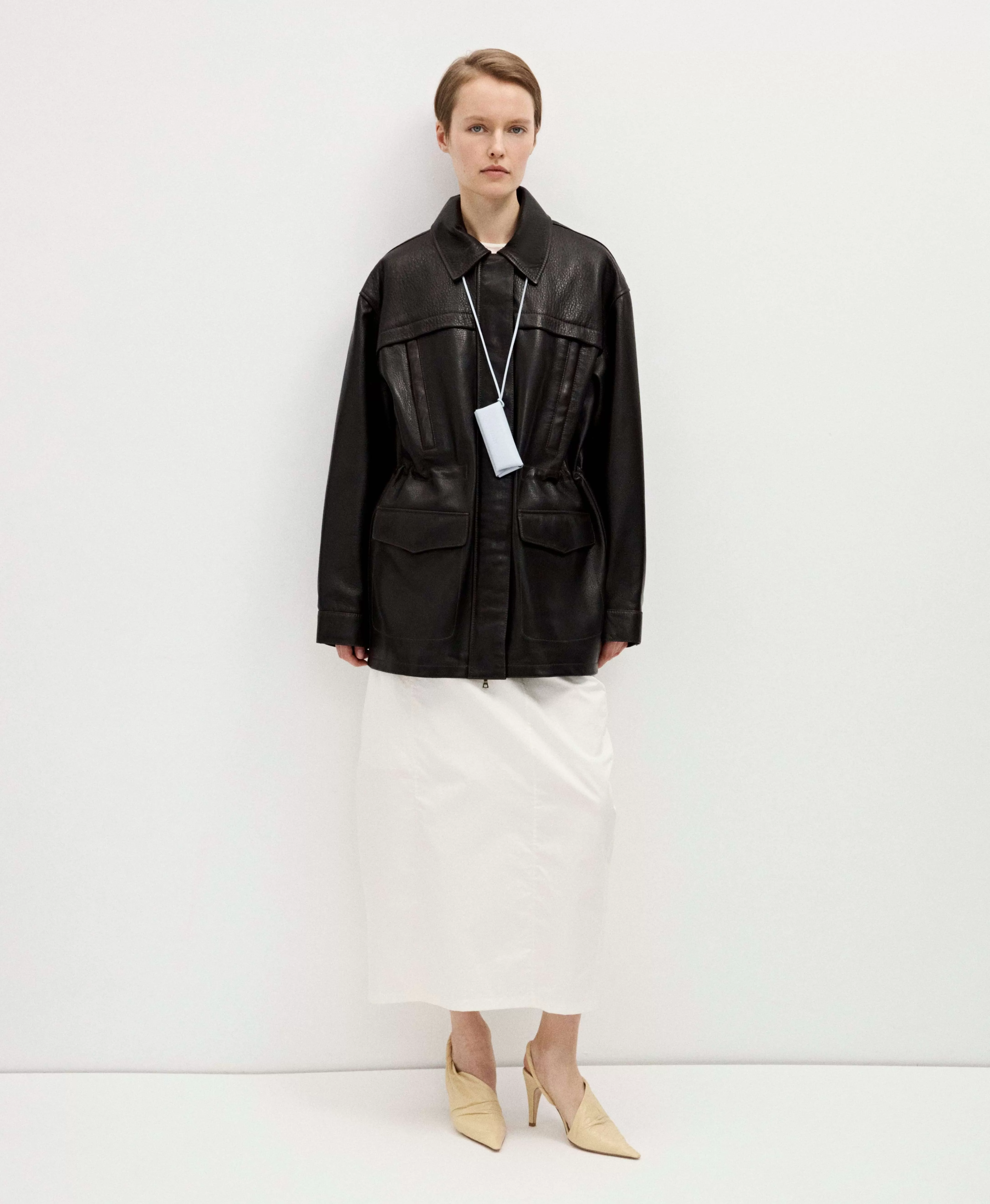 Кейс на длинном шнуре. Вид 1