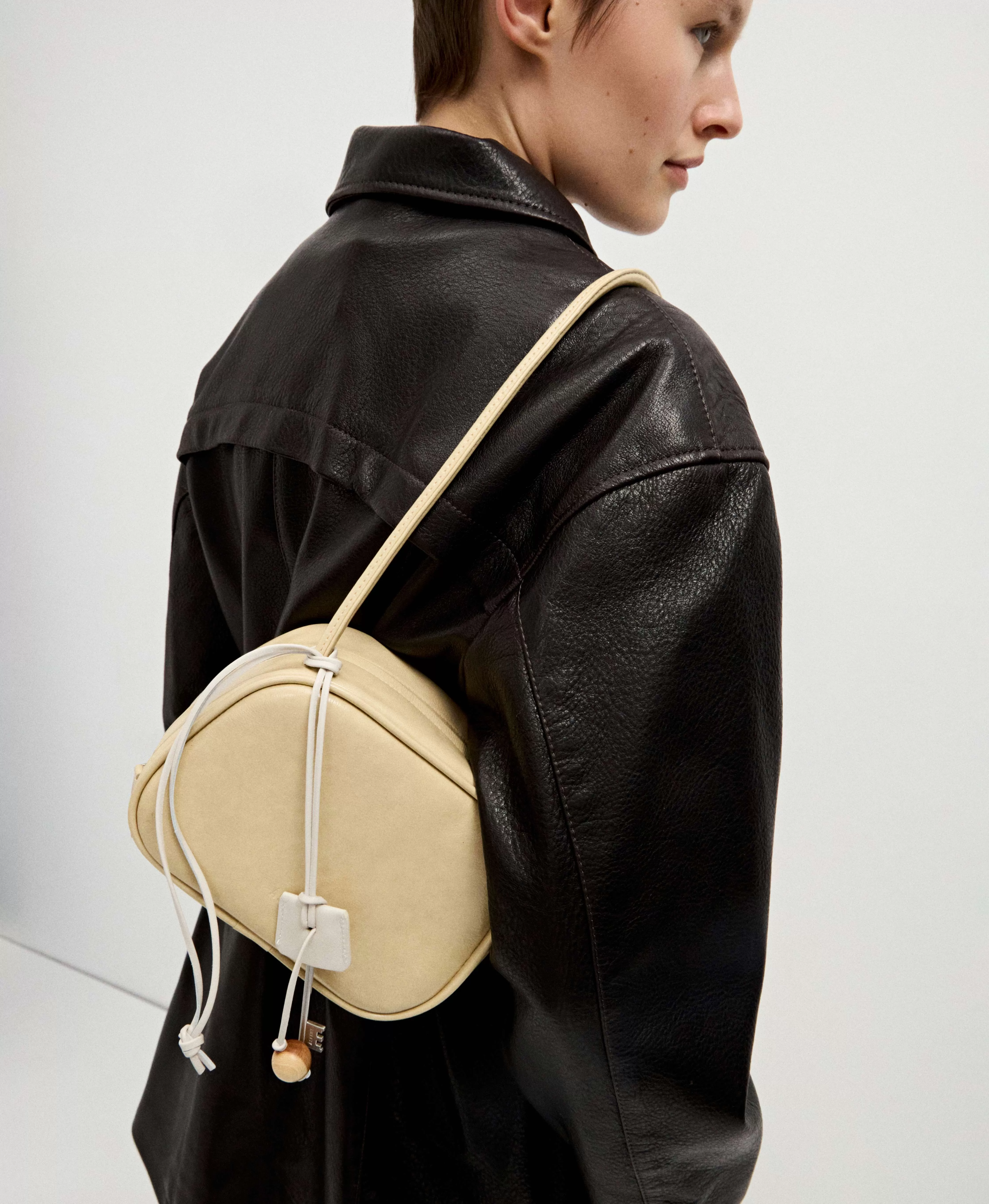 КЛЮЧНИЦА НА ОДИН КЛЮЧИК. Вид 1