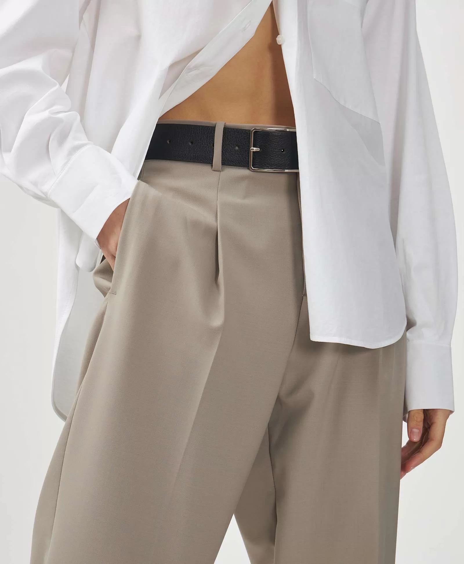 Классический ремень с прямоугольной пряжкой. Вид 1