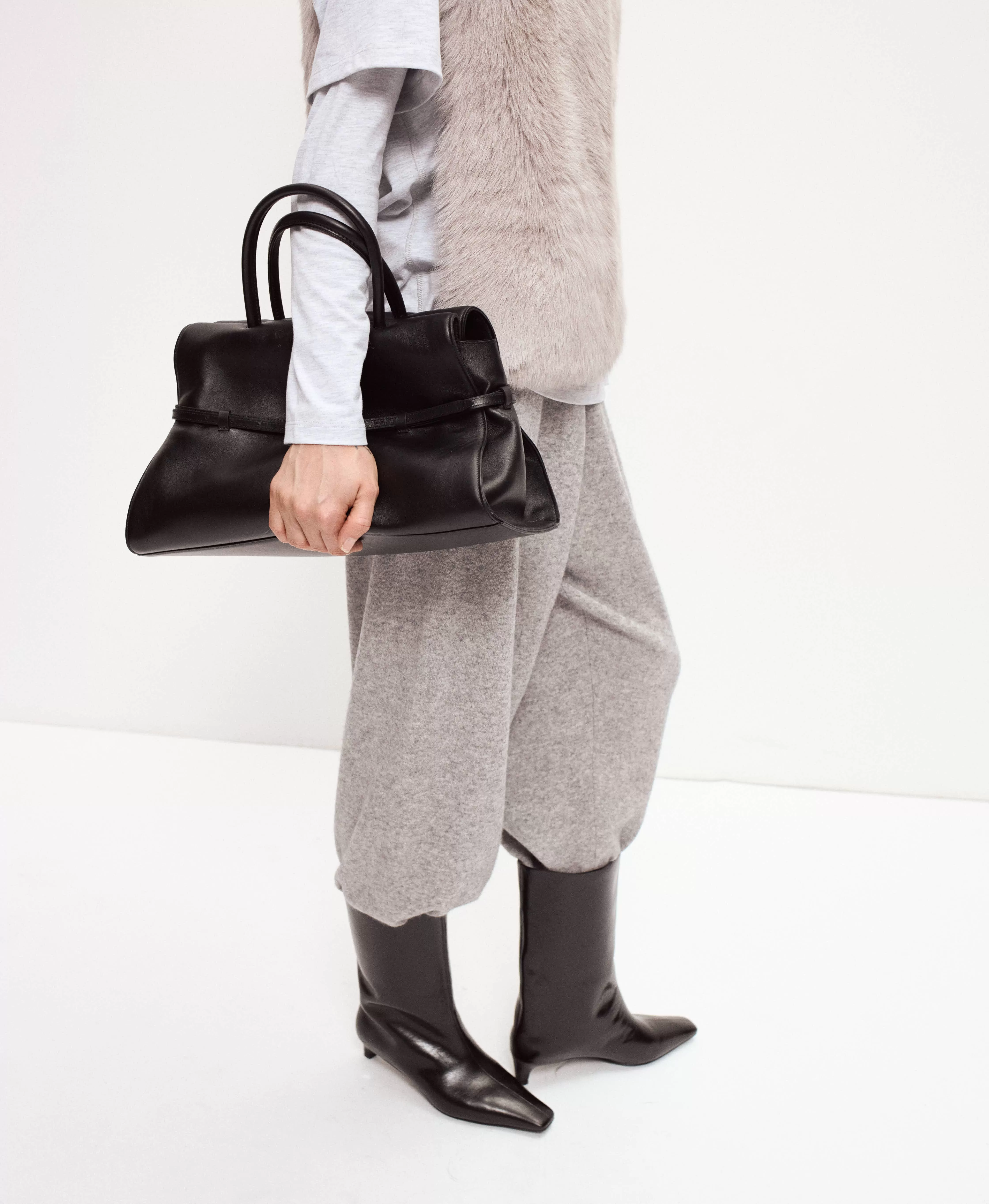 Полусапоги из глянцевой кожи. Вид 1