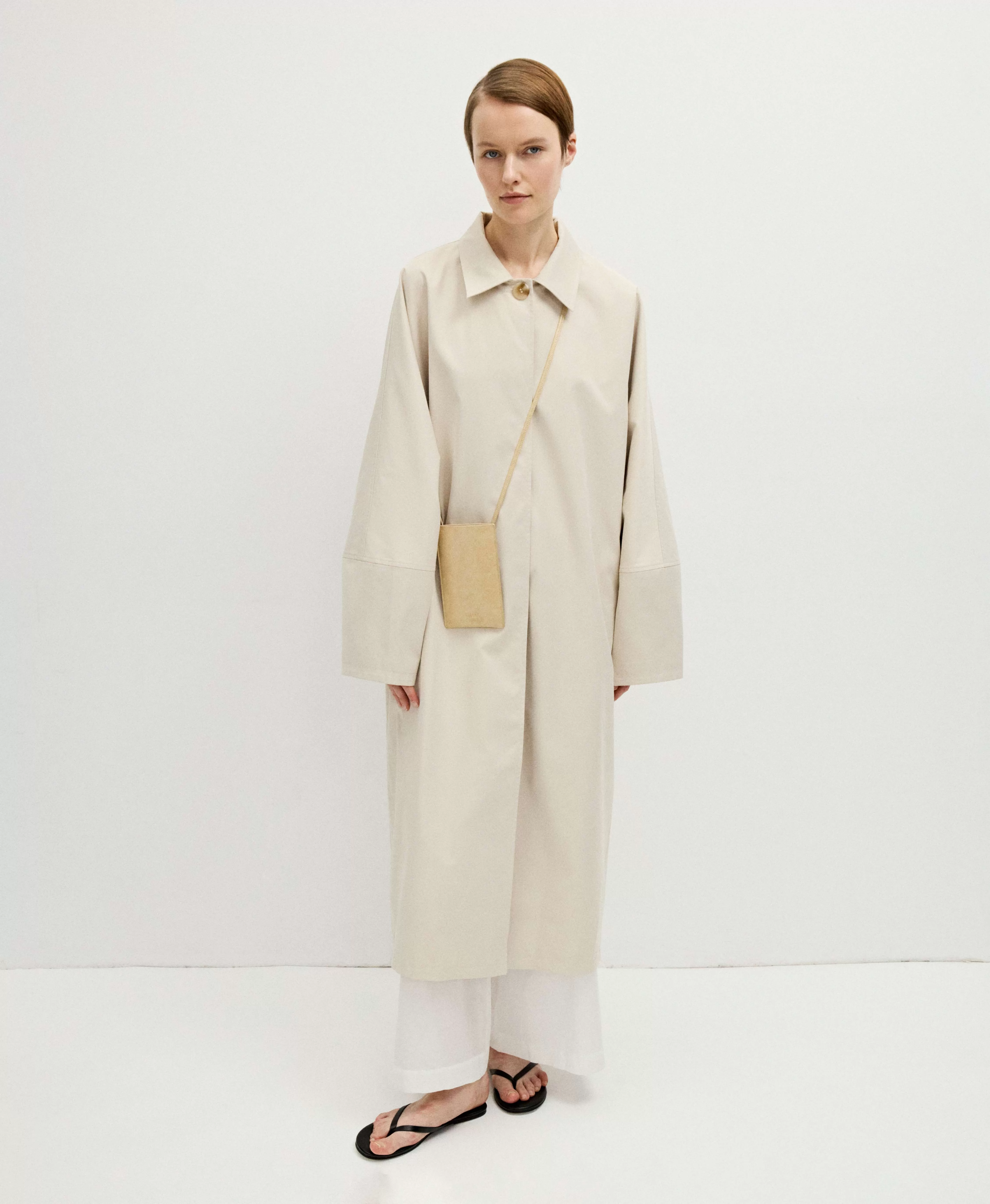 Чехол для телефона на ремешке. Вид 1