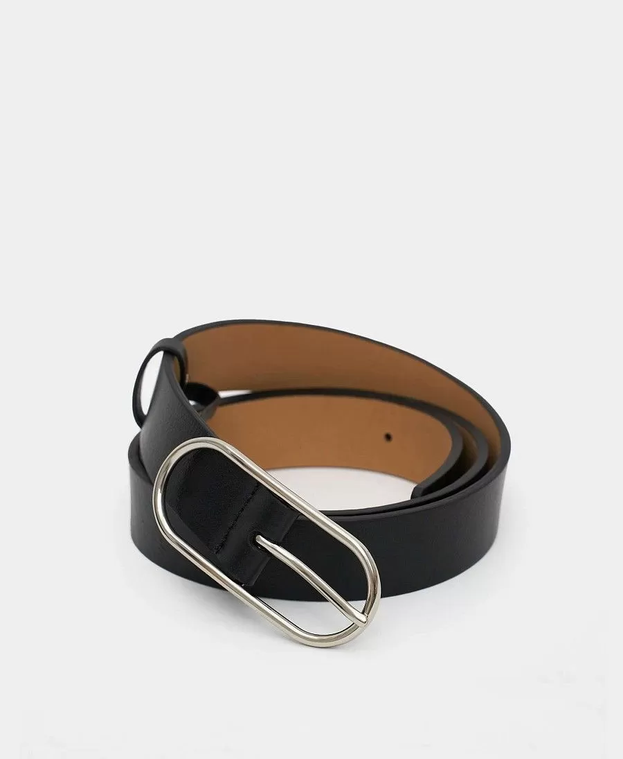 Стандартный ремень с овальной пряжкой. Вид 1