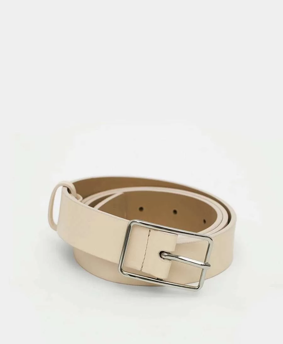 Классический ремень с прямоугольной пряжкой. Вид 1