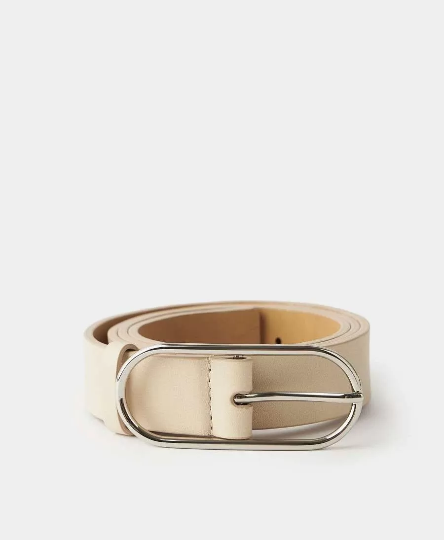 Стандартный ремень с овальной пряжкой. Вид 1