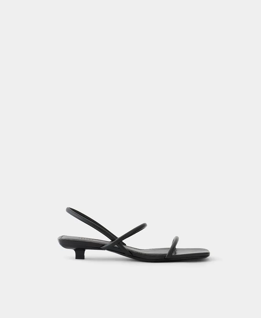 Босоножки с тонкими ремешками. Вид 1