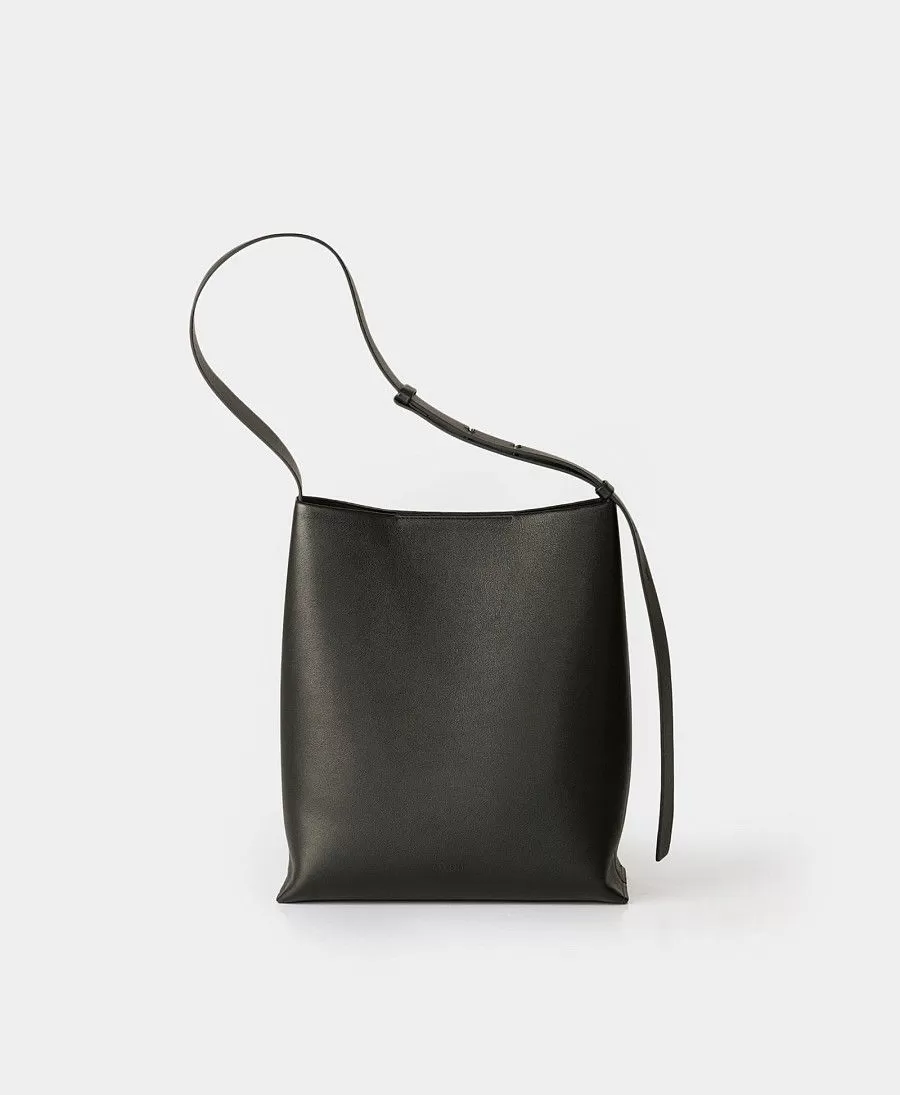 Сумка-тоут на широком ремне. Вид 1