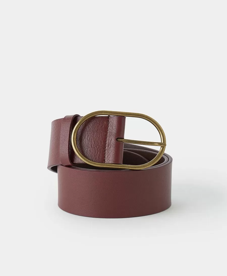 Ремень с овальной пряжкой. Вид 1