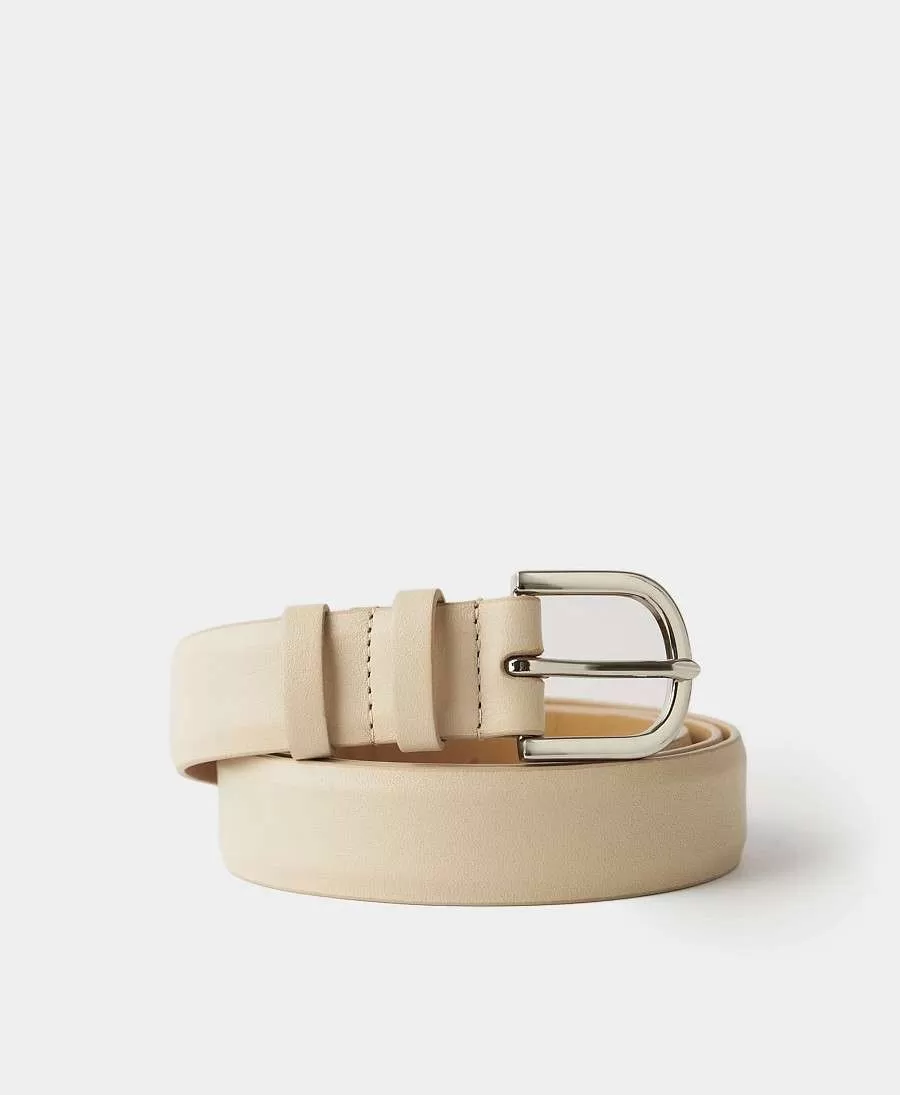 Ремень с полукруглой пряжкой. Вид 1