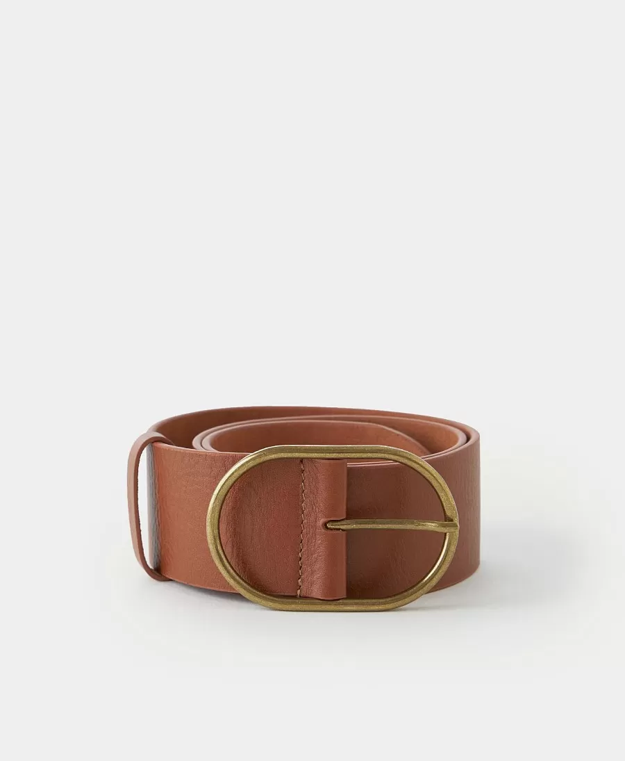 Ремень с овальной пряжкой. Вид 1