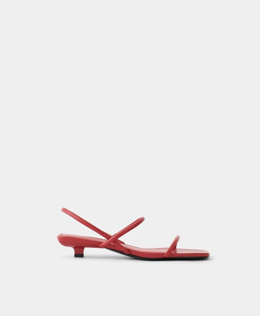 Босоножки с тонкими ремешками. Вид 1