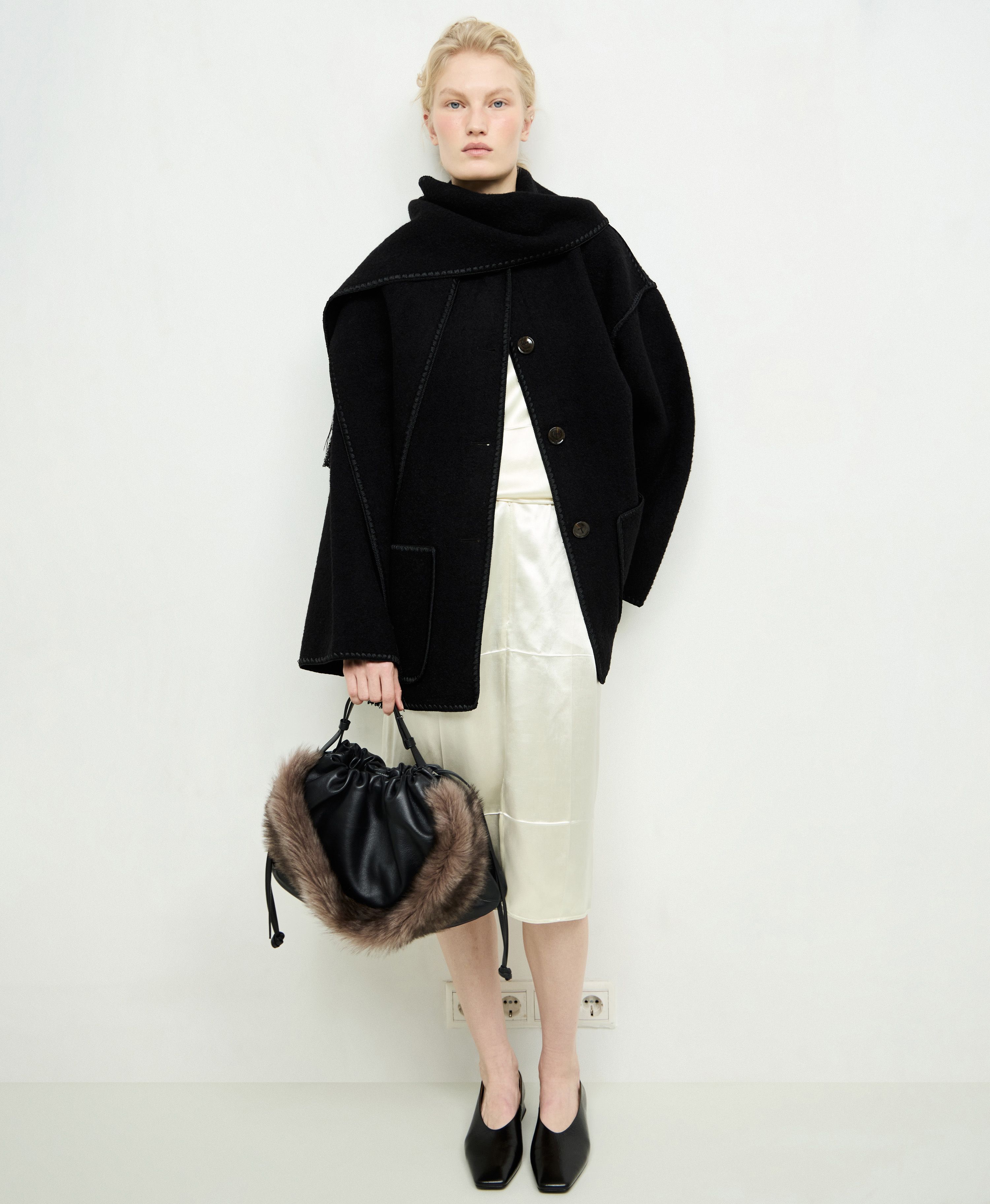 Cумка с ремешком из меха ASKENT х LUDA NIKISHINA. Вид 1