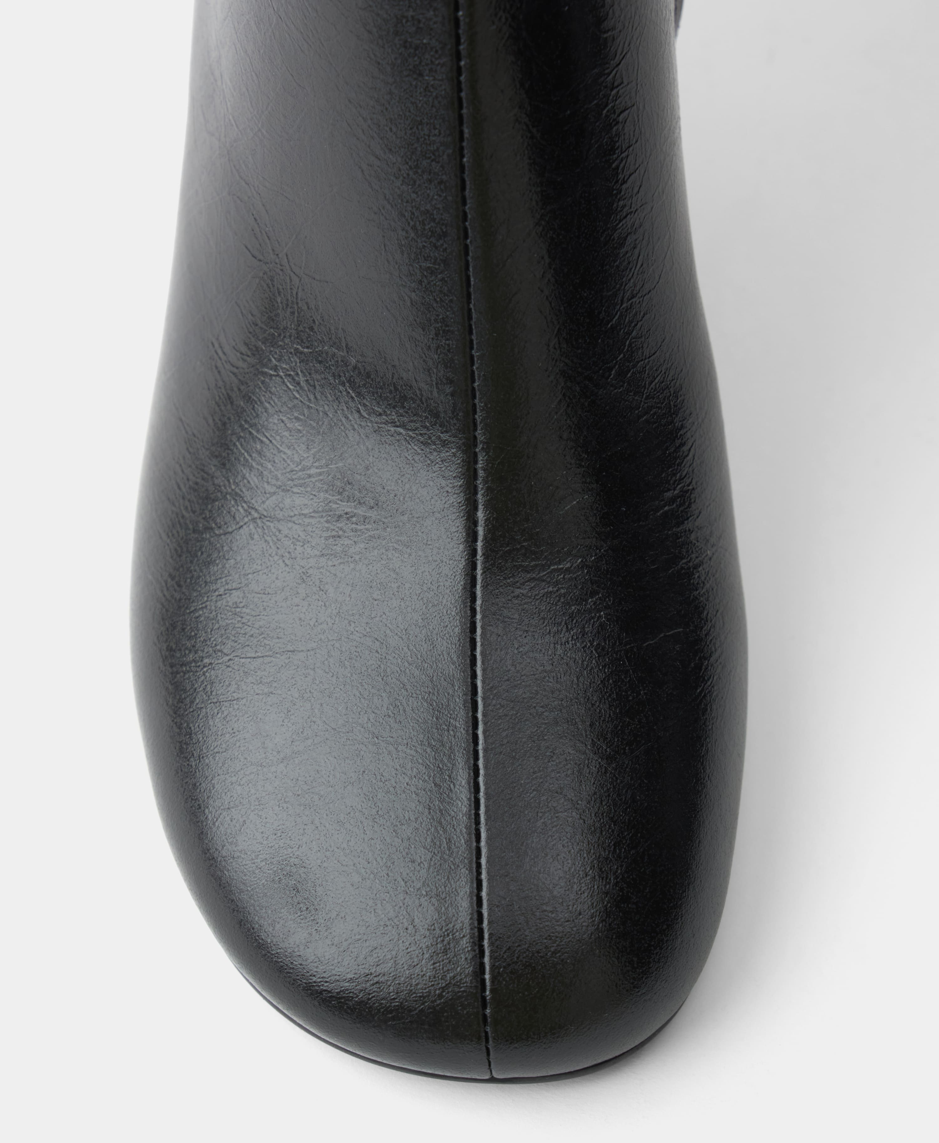 Ботильоны из глянцевой кожи. Цвет: polished black. Вид 5