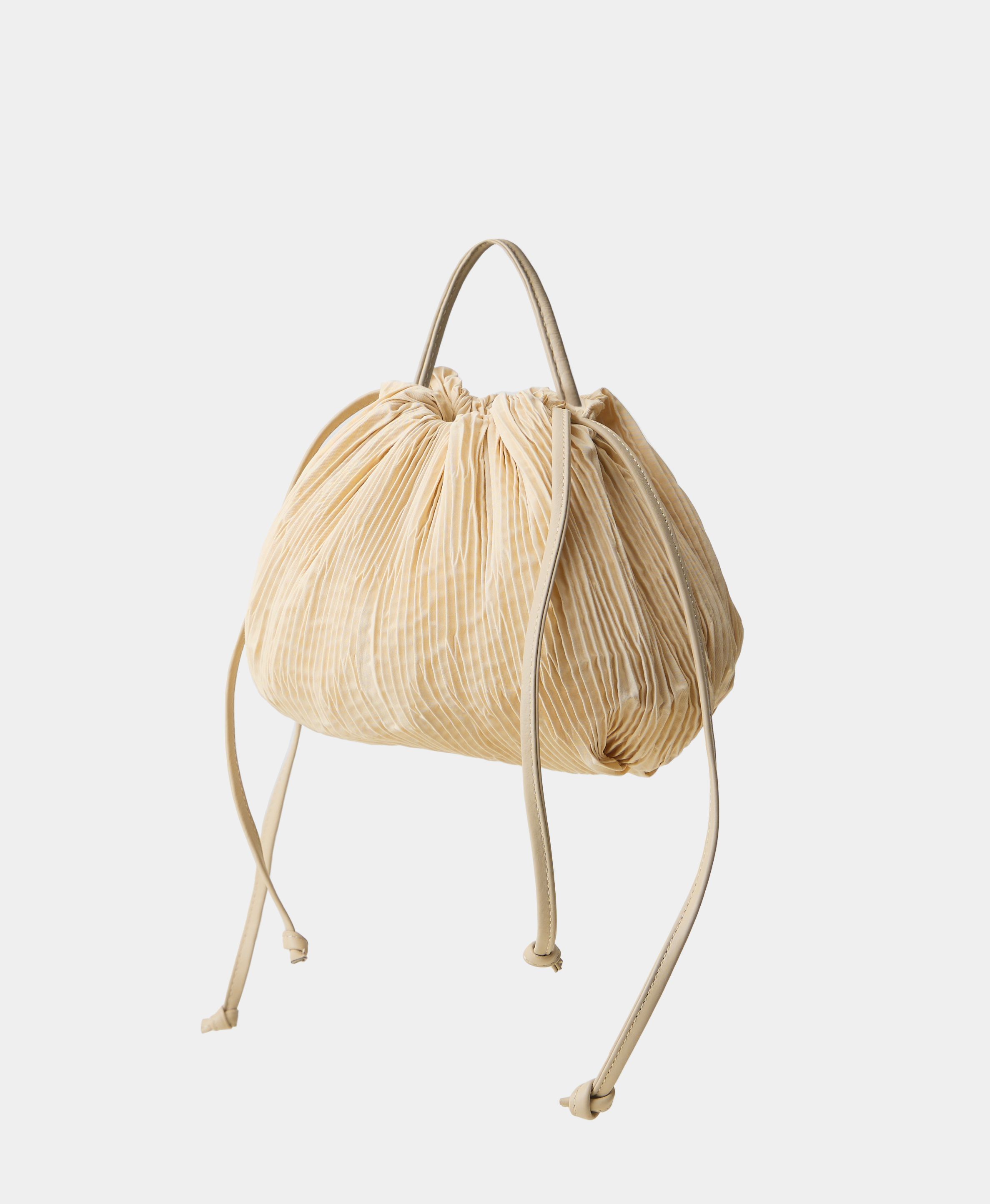 СУМКА КИСЕТ ИЗ ГОФРИРОВАННОГО ТЕКСТИЛЯ. Цвет: beige. Вид 4