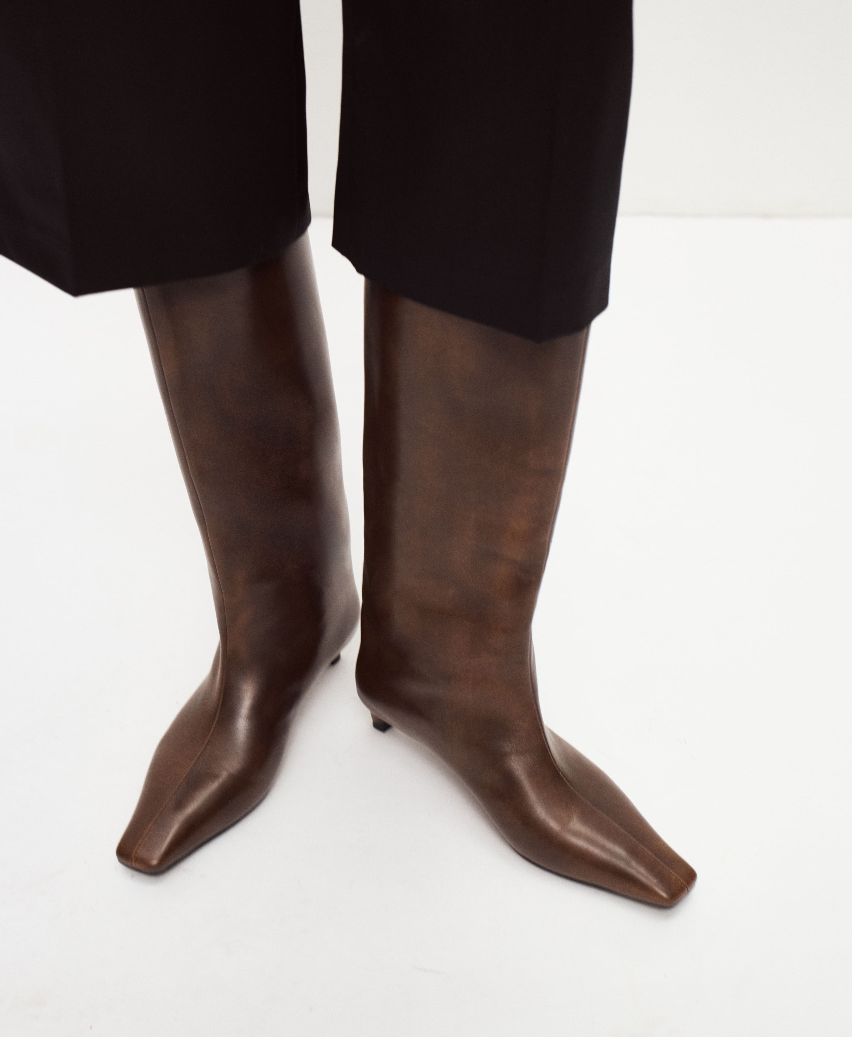 Сапоги из кожи с финишем. Вид 1