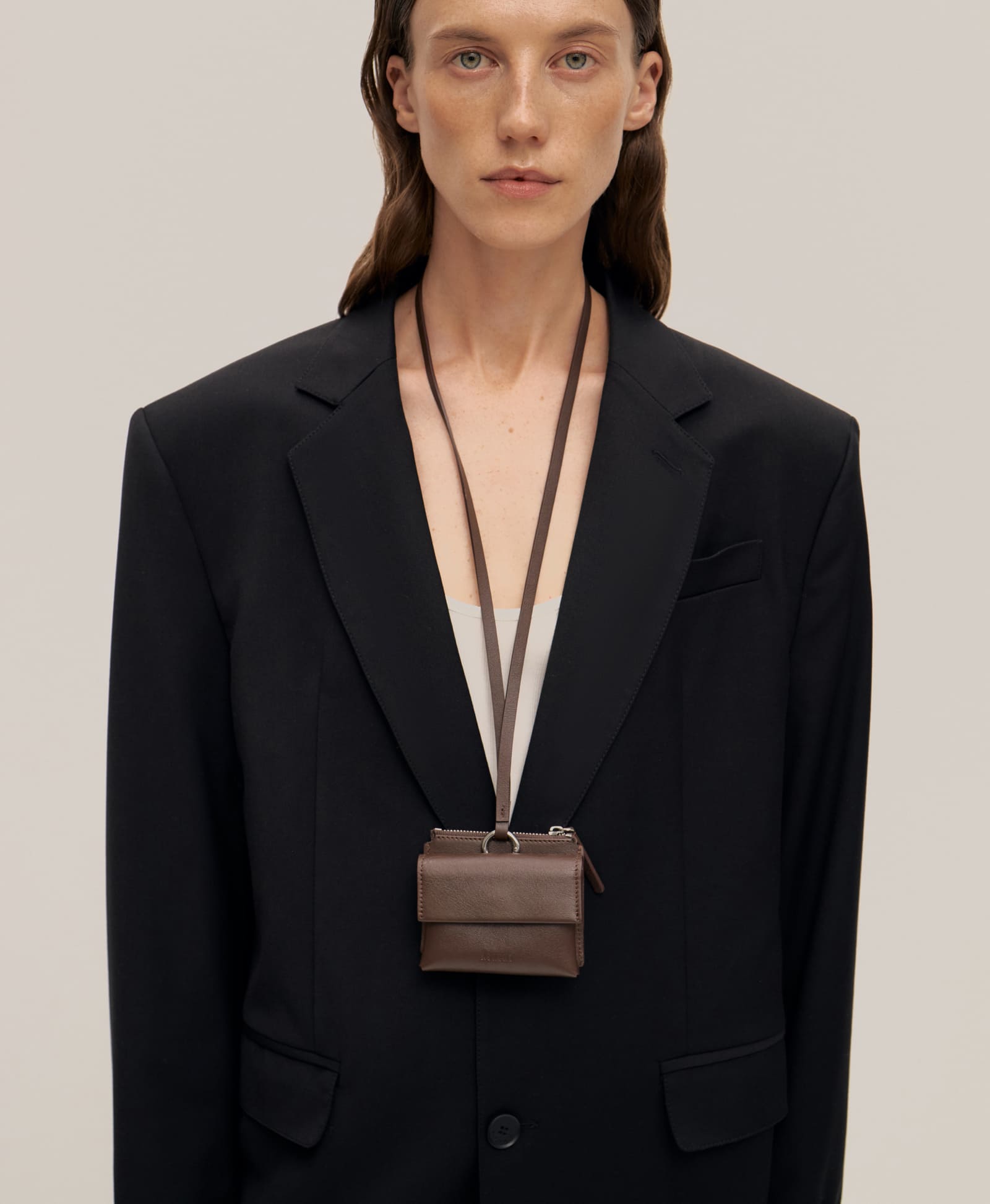 Мини-портмоне на длинном шнуре. Вид 1