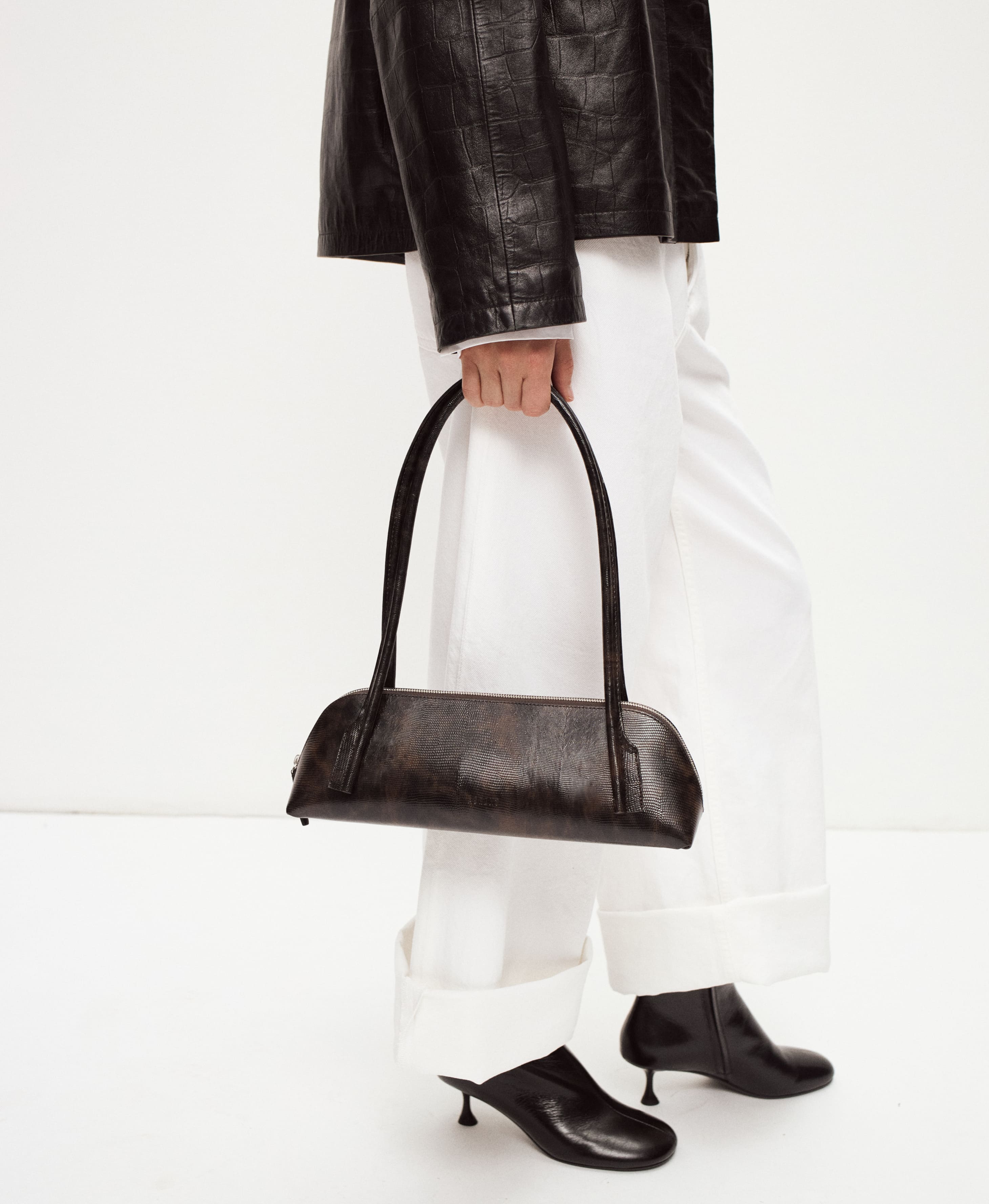 Ботильоны из глянцевой кожи. Вид 1