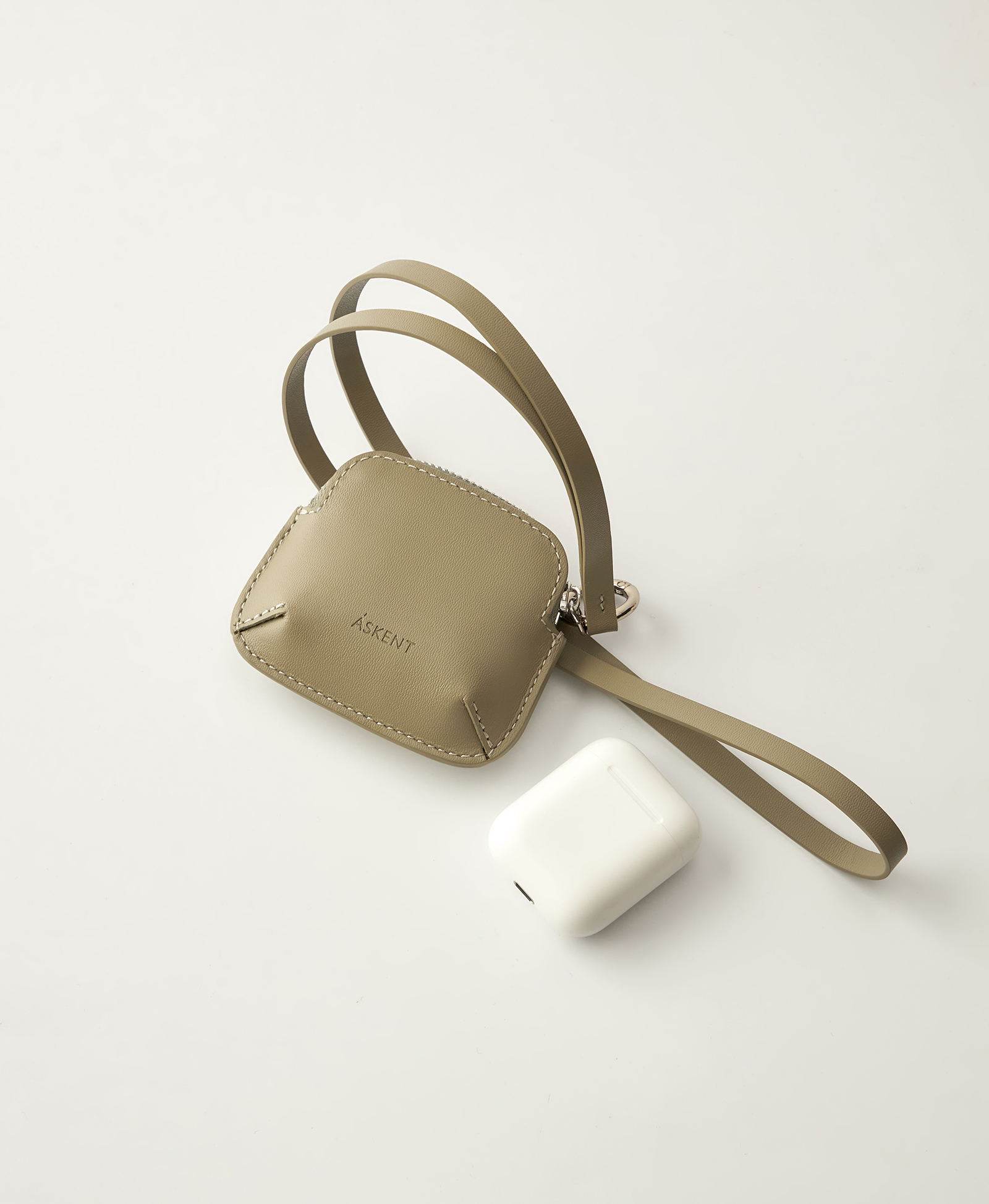 Кейс для AirPods. Цвет: Оливковый. Вид 1