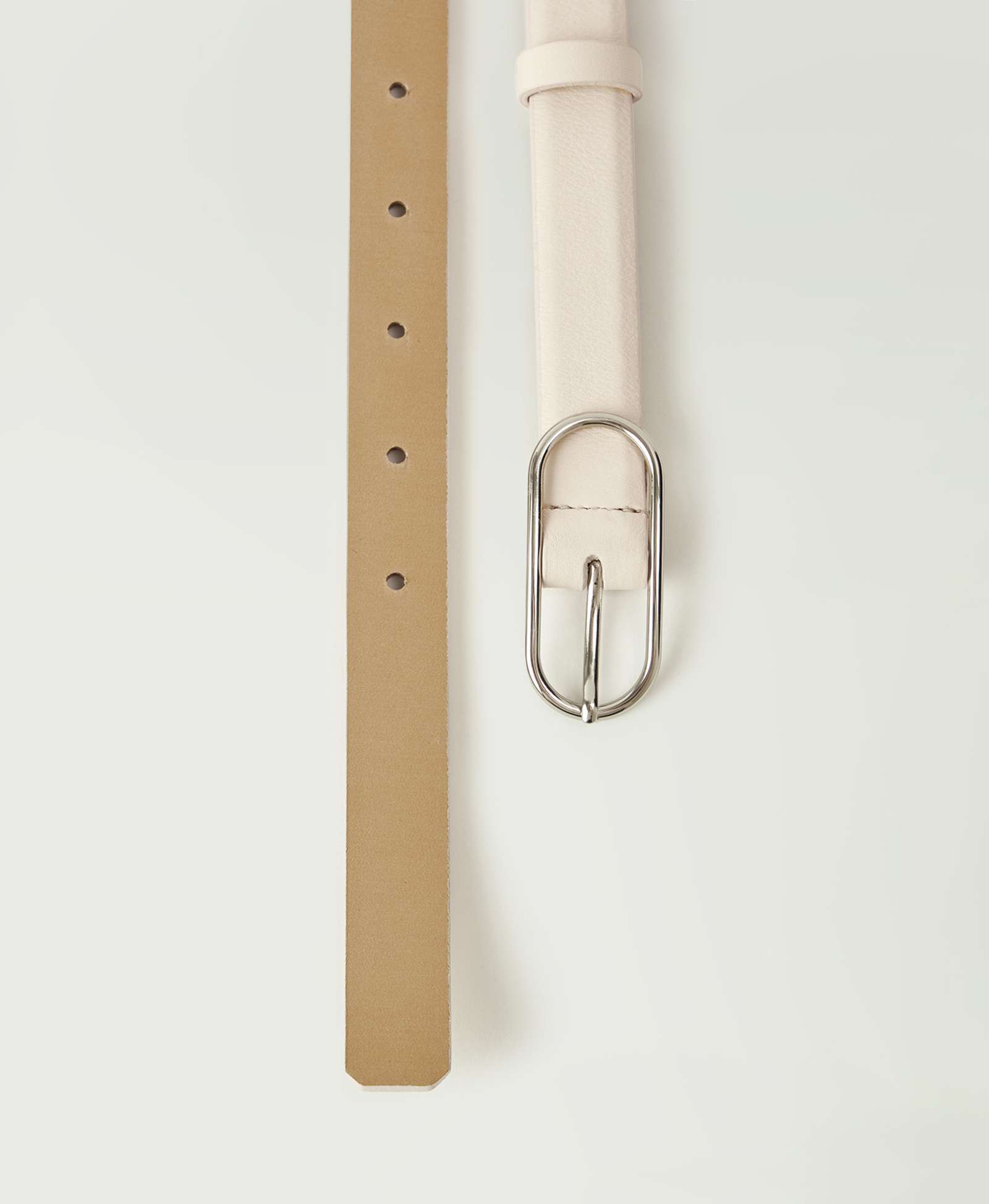 Узкий ремень с овальной пряжкой. Вид 1