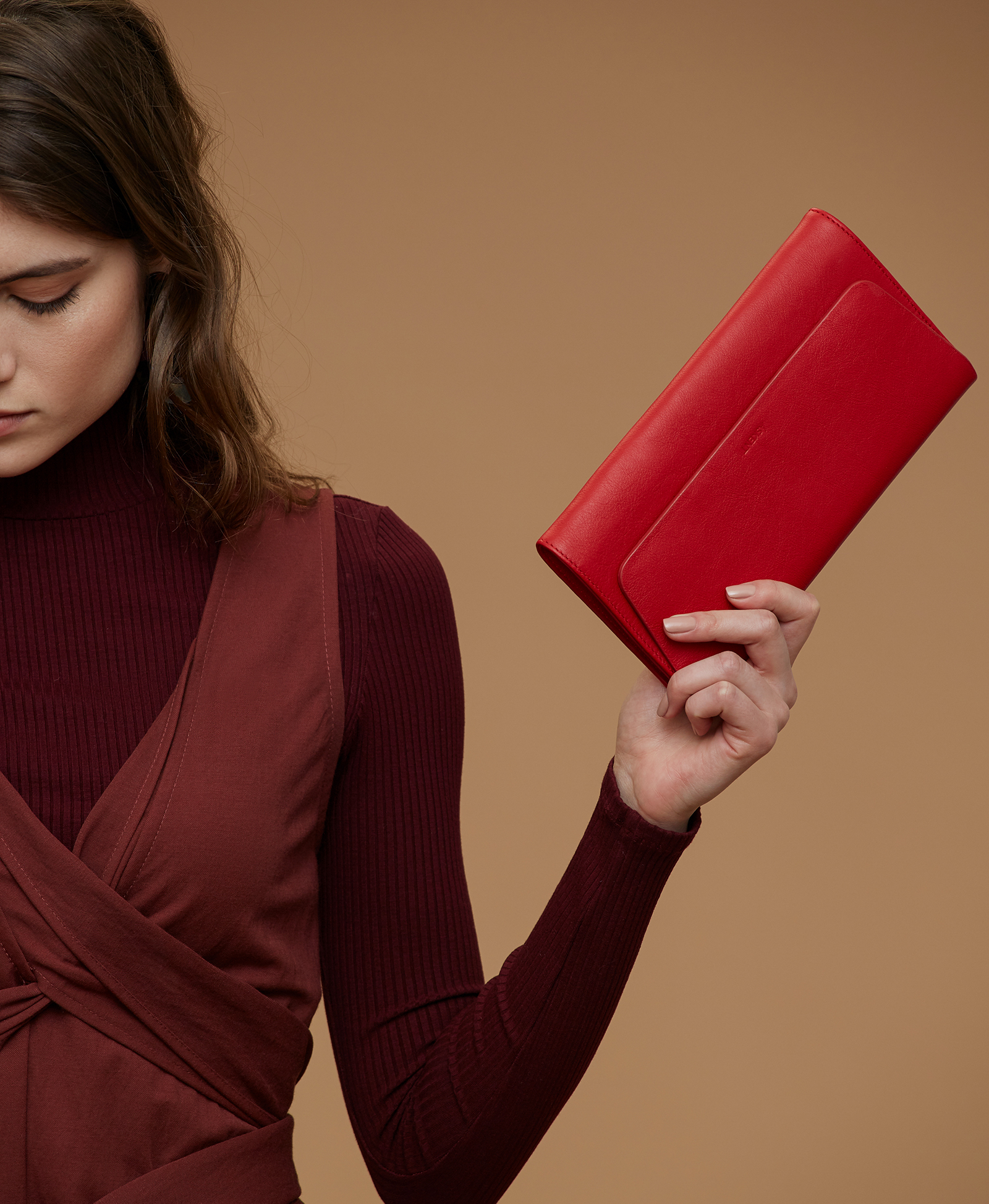 Клатч на магнитных кнопках. Цвет: Красный. Вид 2