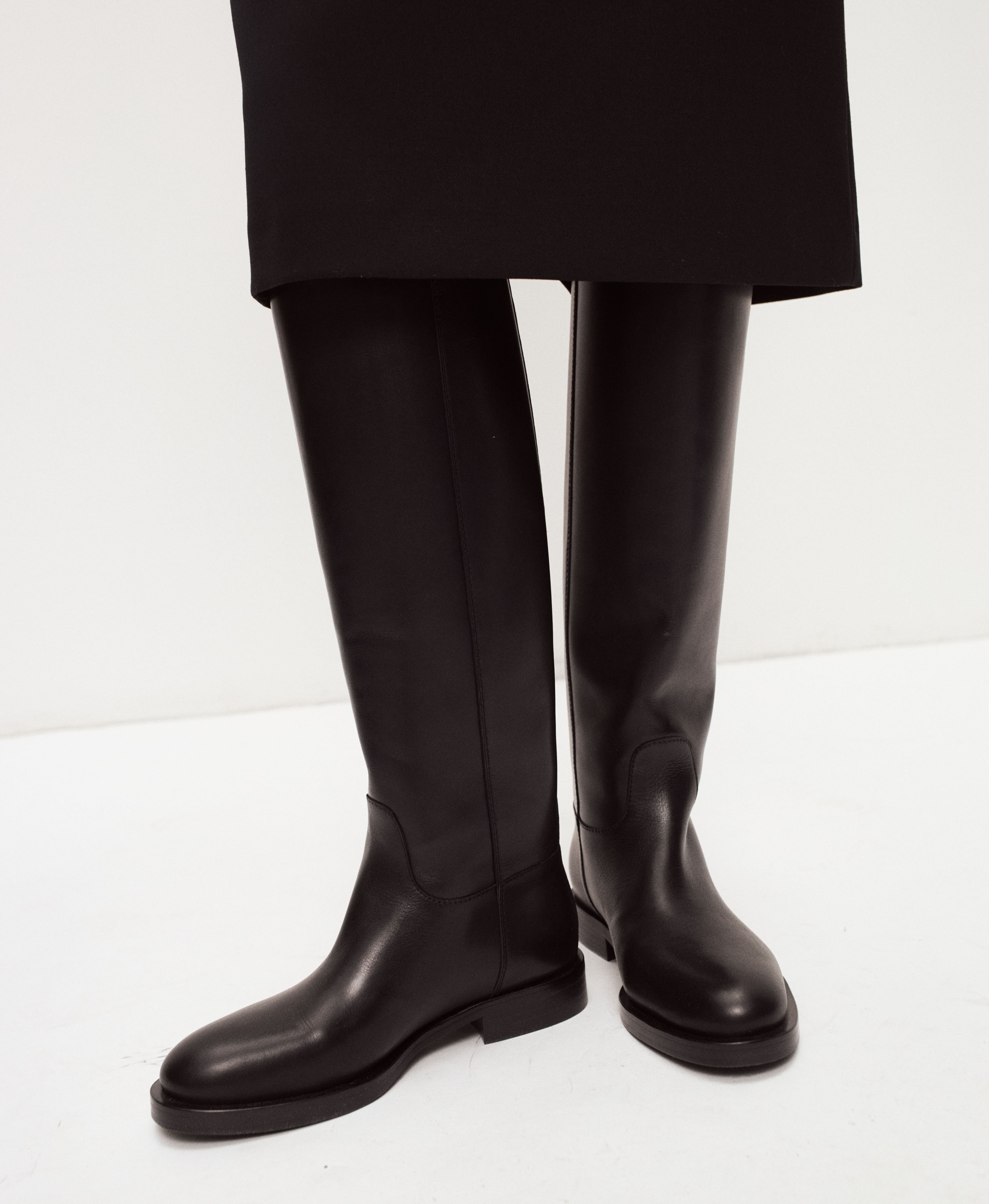 Сапоги из гладкой кожи. Вид 1