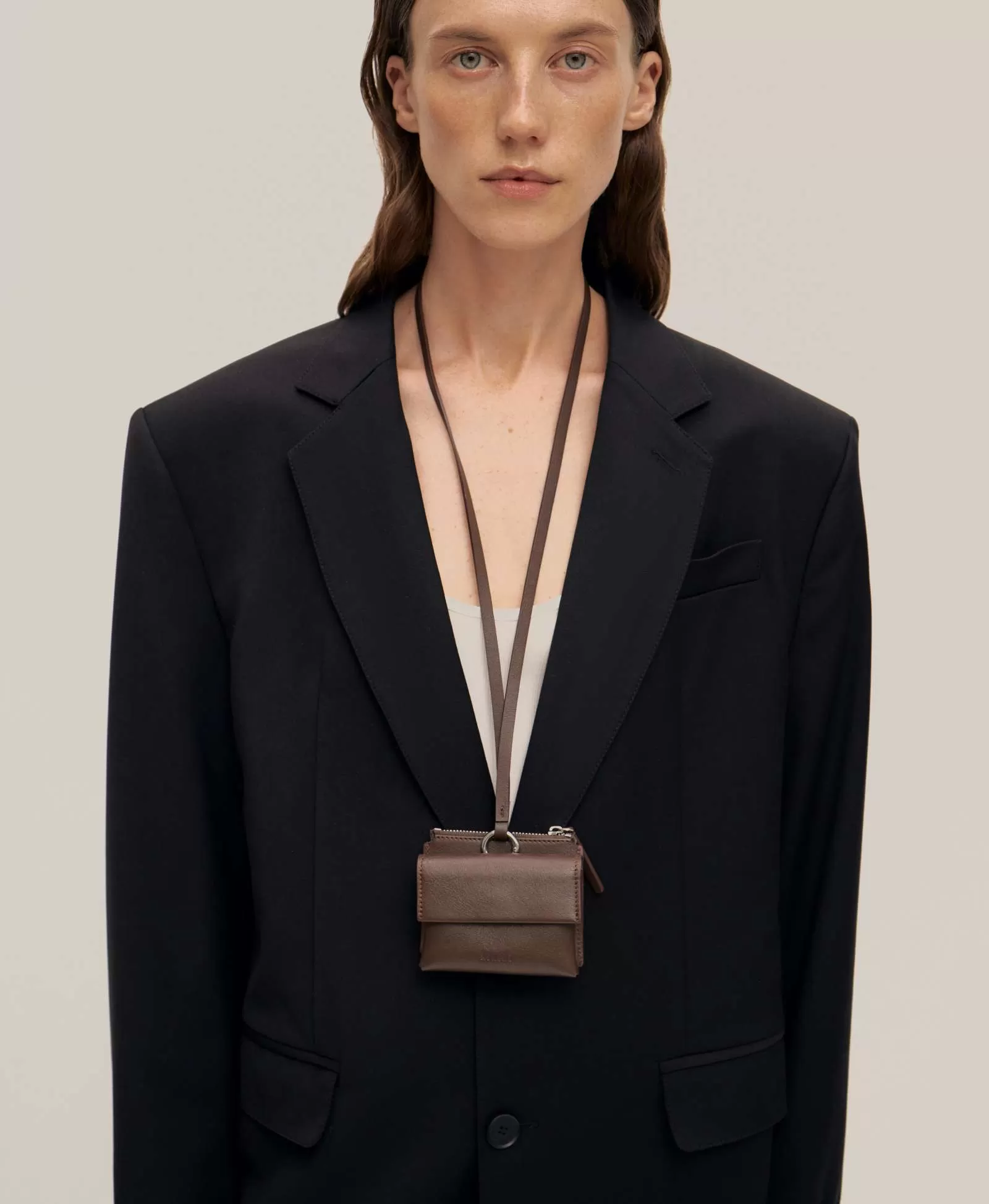 Мини-портмоне на длинном шнуре. Вид 1