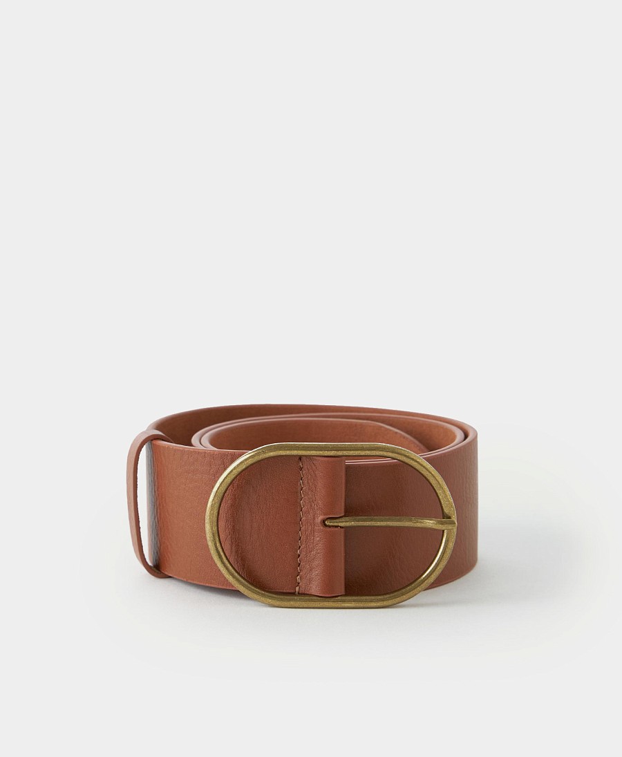 Ремень с овальной пряжкой. Вид 1