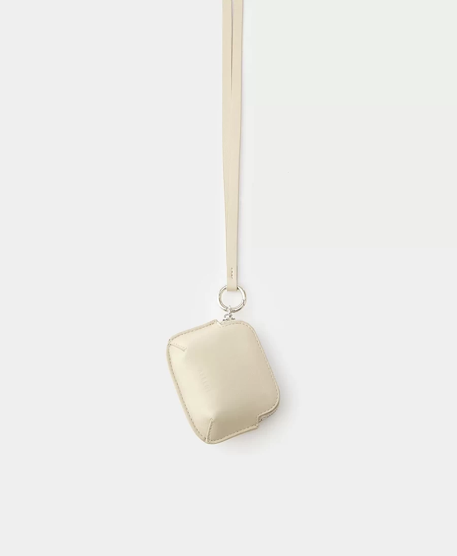 Кейс для AirPods. Вид 1