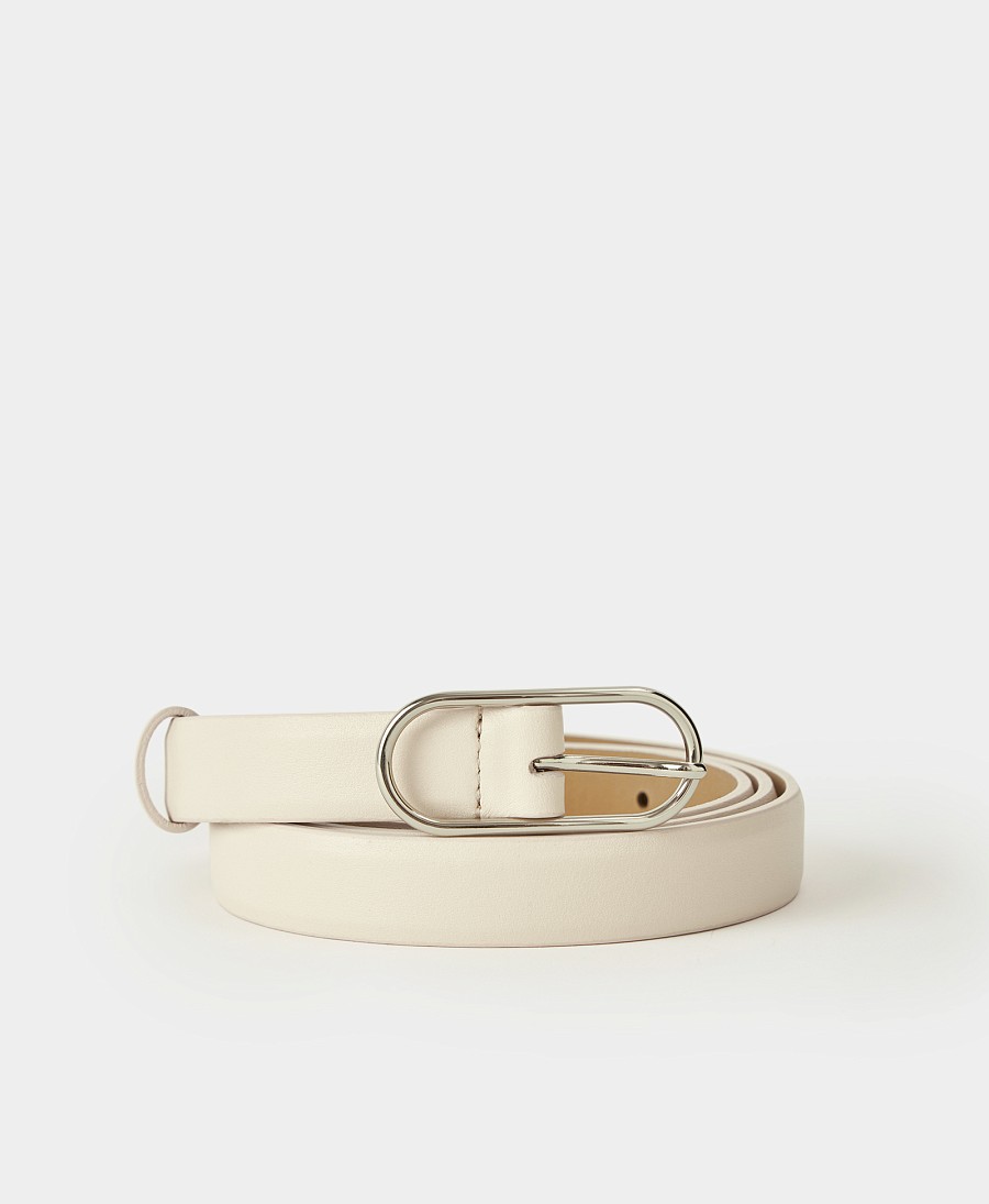 Узкий ремень с овальной пряжкой. Вид 1