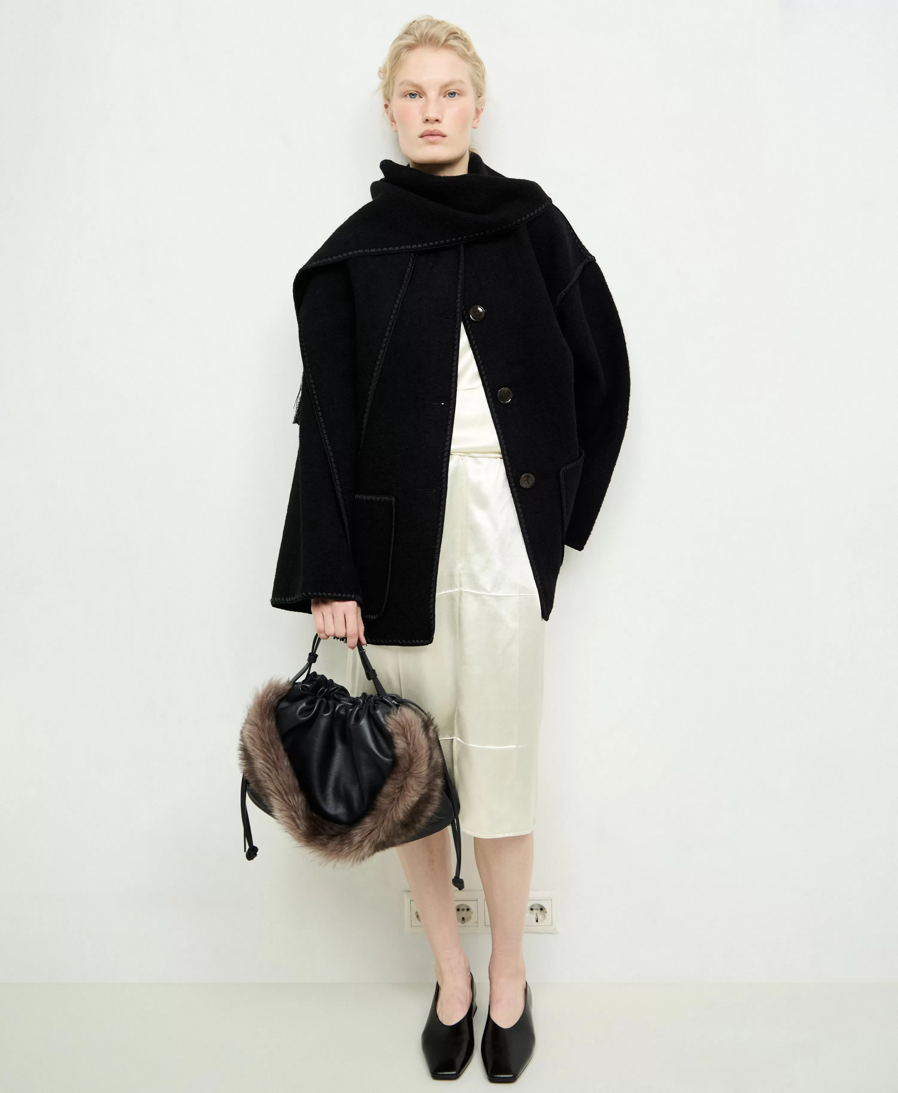 Cумка с ремешком из меха ASKENT х LUDA NIKISHINA. Вид 1