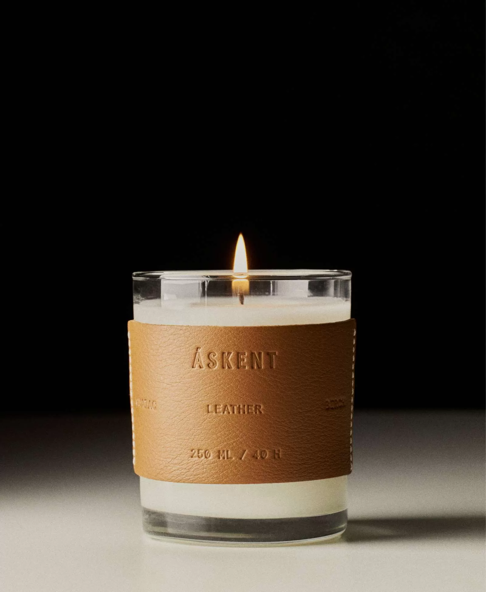 Свеча в стеклянном стакане