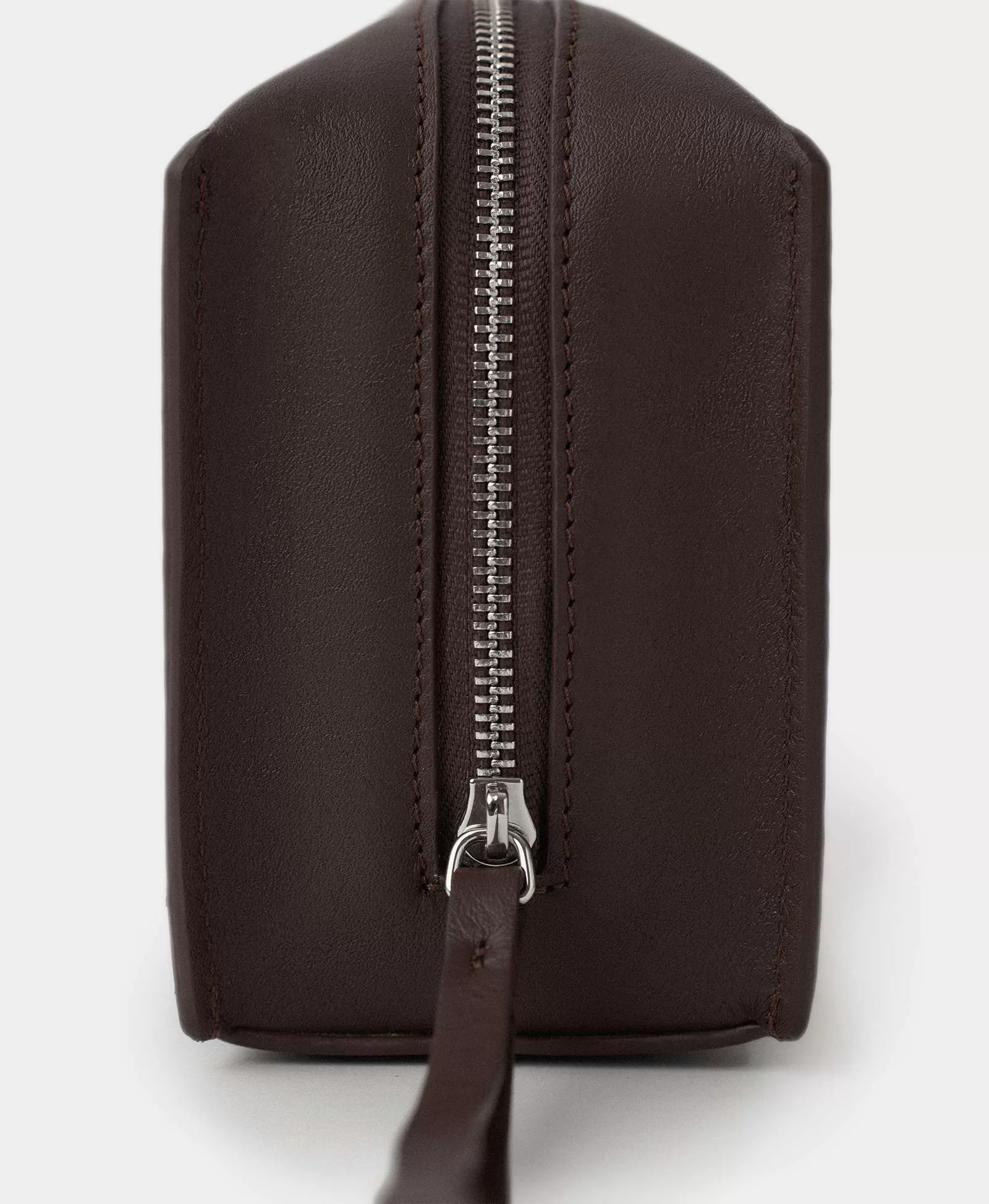 Кейс для проводов или косметики. Цвет: dark oak. Вид 3