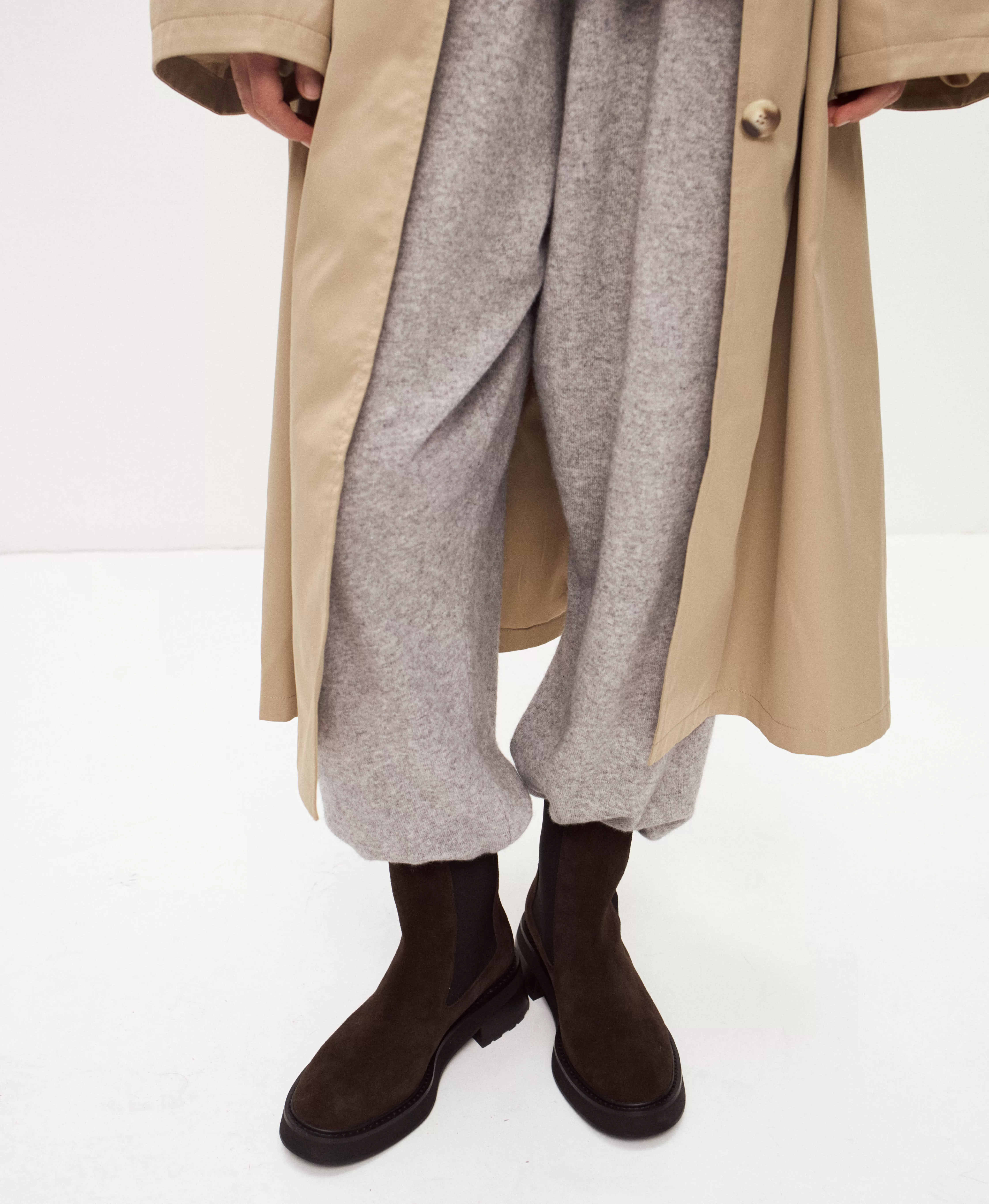 Ботинки челси из замши. Вид 1