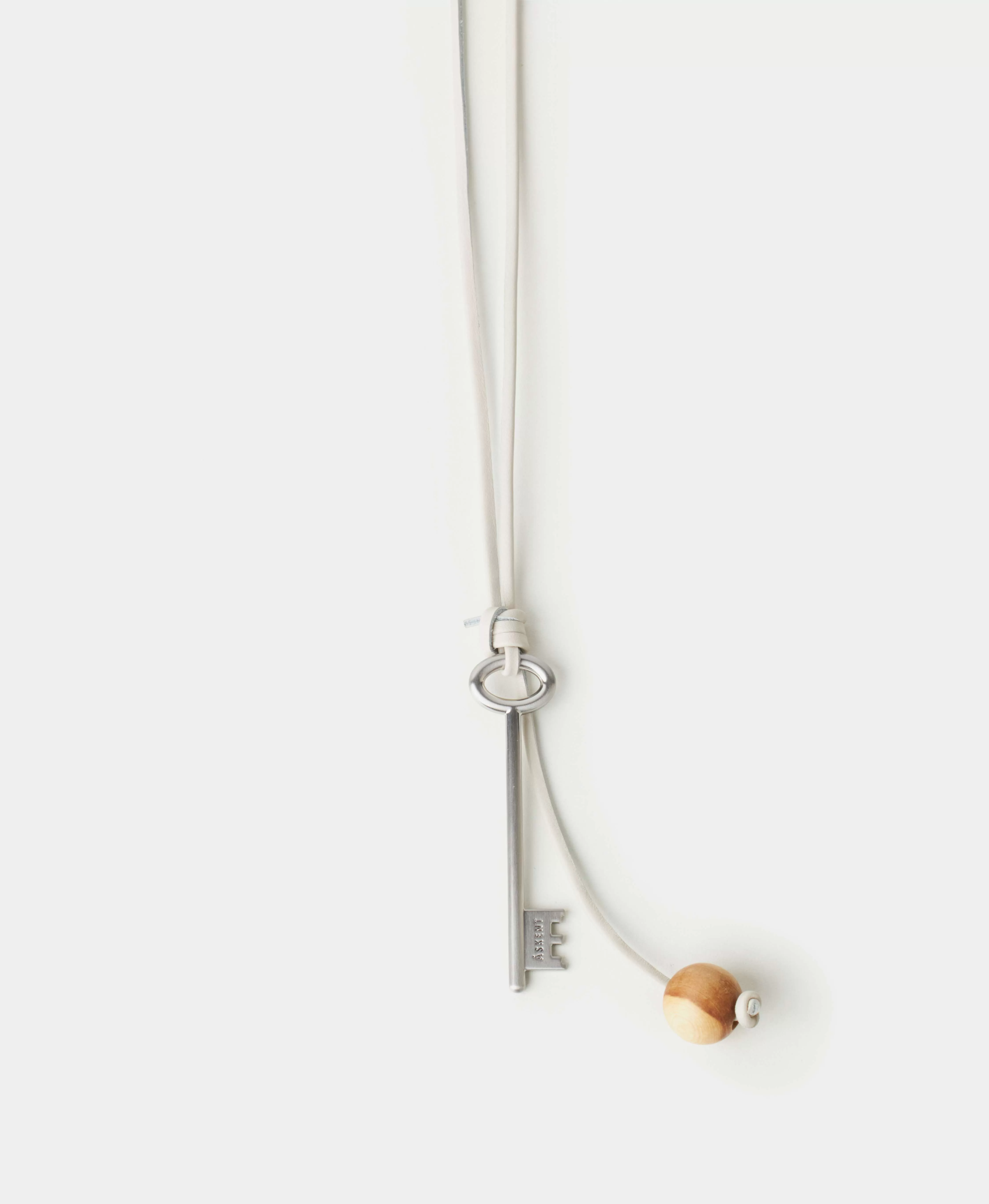 БРЕЛОК KEY. Цвет: off white. Вид 1