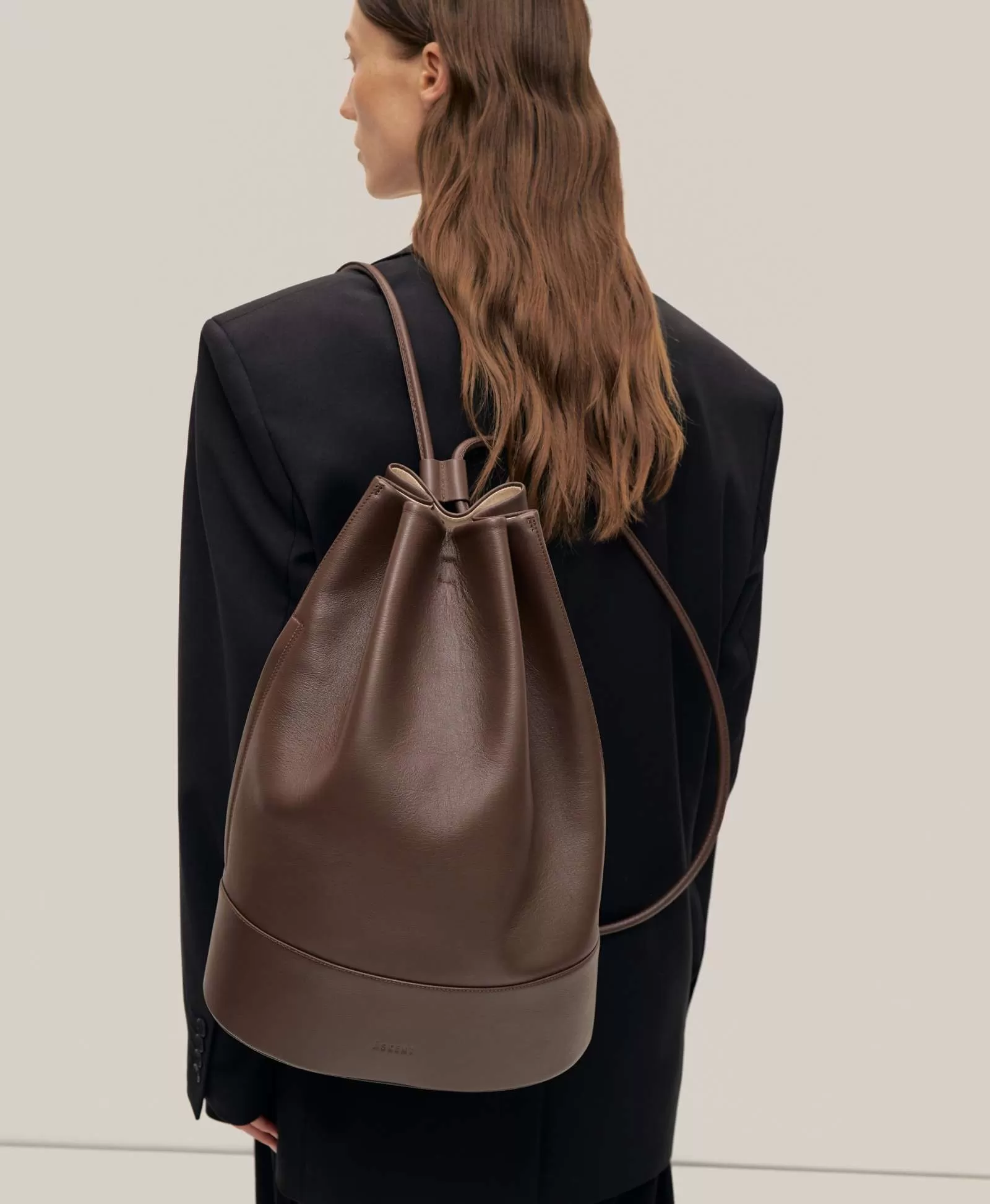 РЮКЗАК LIANA. Цвет: dark oak. Вид 3
