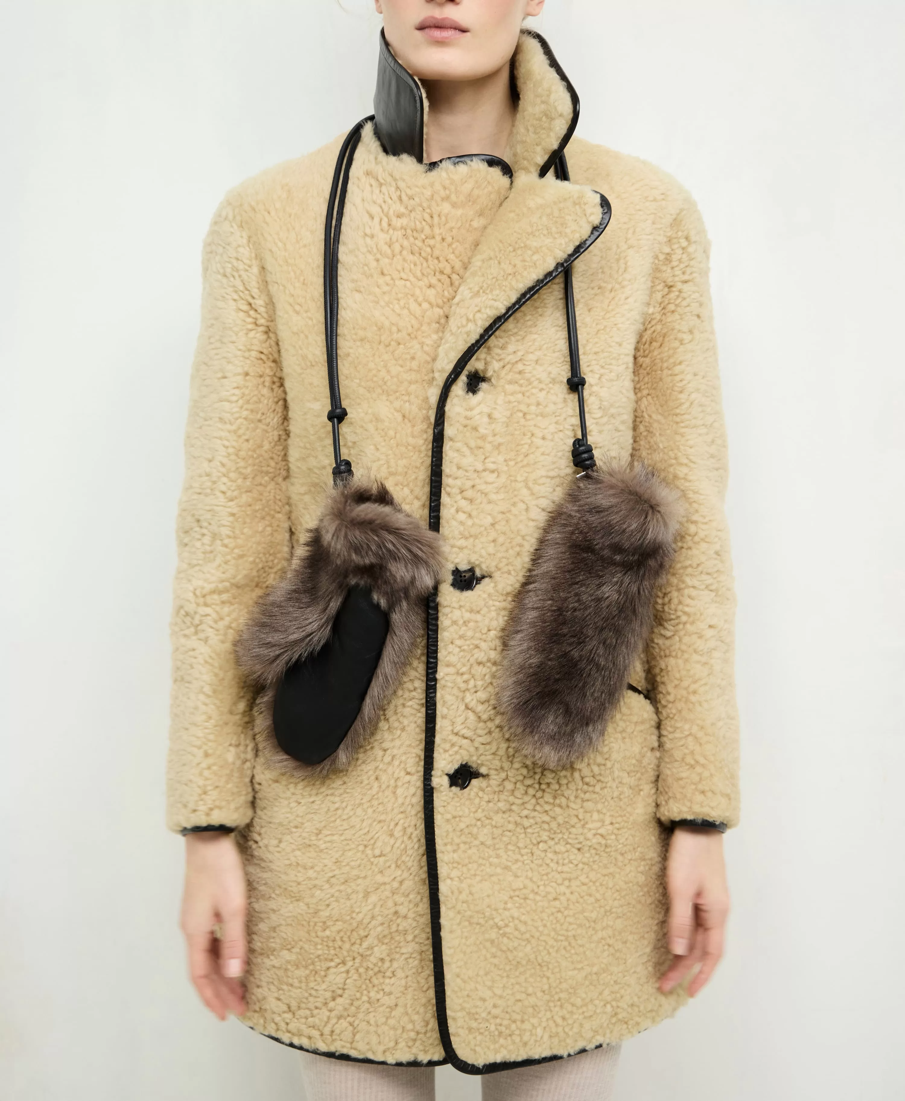 Варежки ASKENT х LUDA NIKISHINA. Вид 1