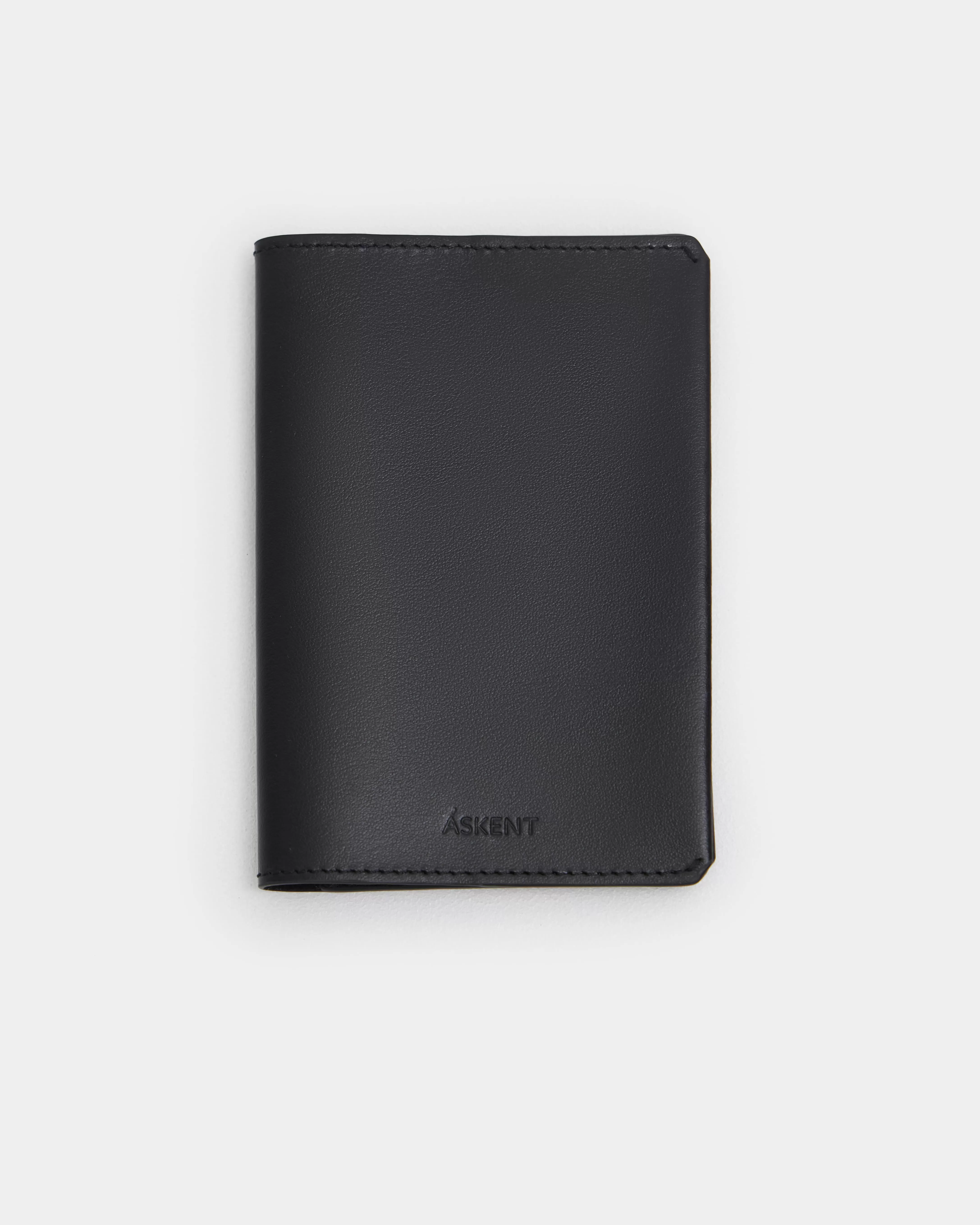 ОБЛОЖКА ДЛЯ ПАСПОРТА С ОТДЕЛЕНИЯМИ ДЛЯ КАРТ. Цвет: black. Вид 1